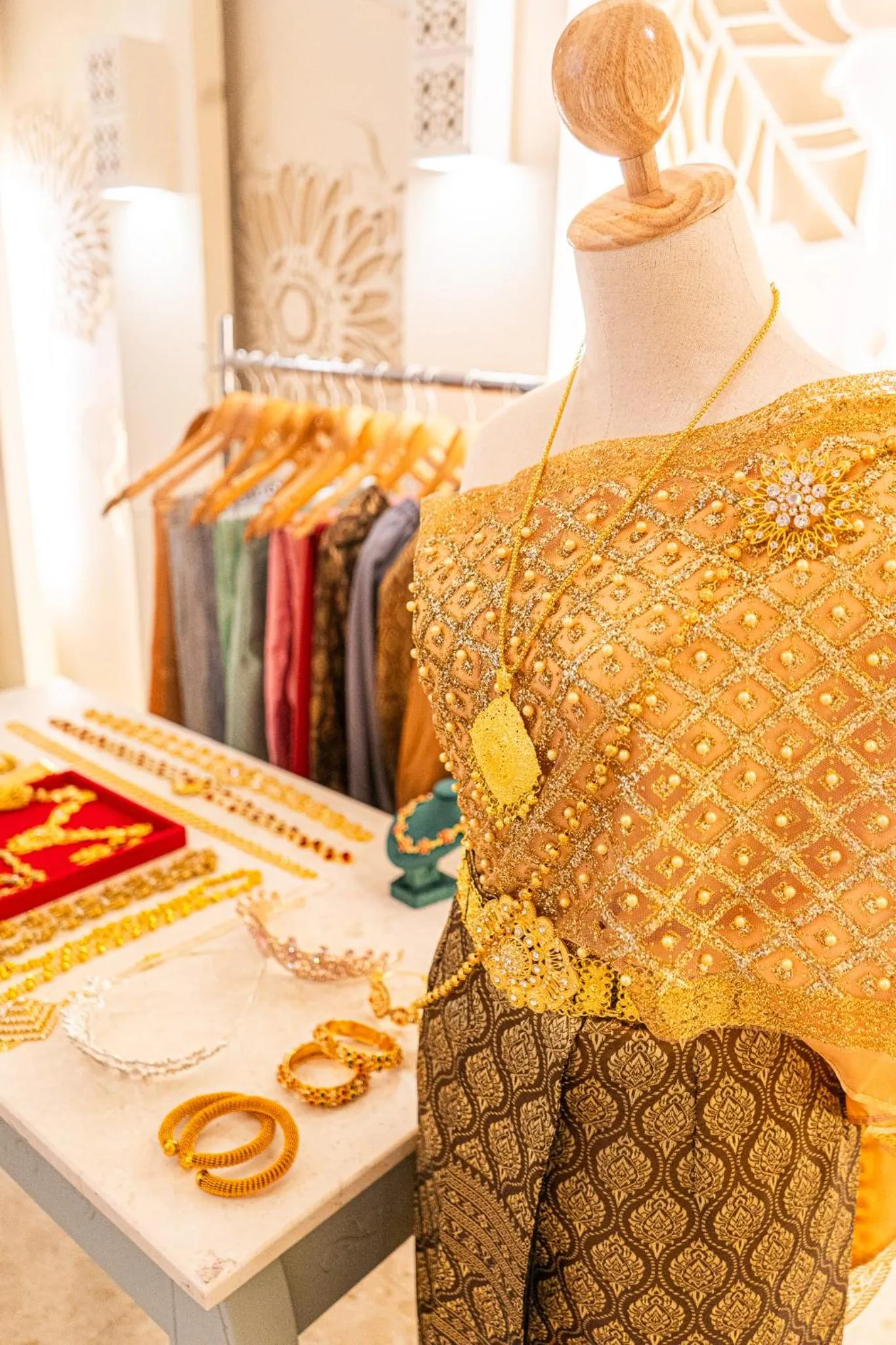 Entertainment in La Petite Salil Sukhumvit Thonglor 1