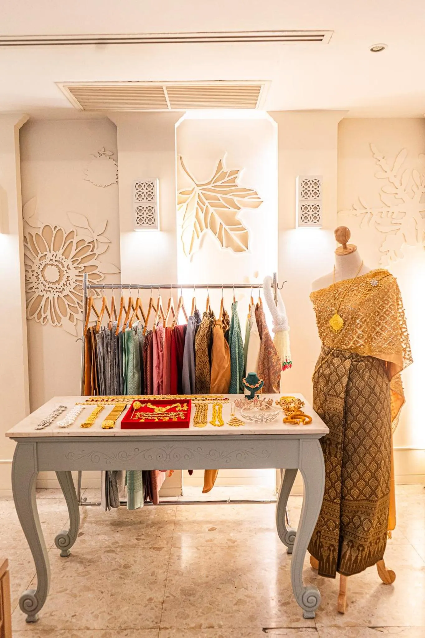 Entertainment in La Petite Salil Sukhumvit Thonglor 1