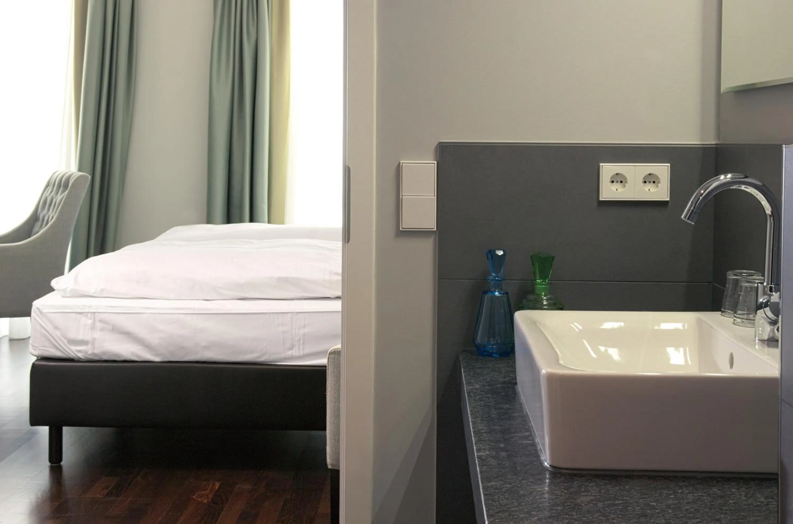 Decorative detail, Bed in Hotel im Hof