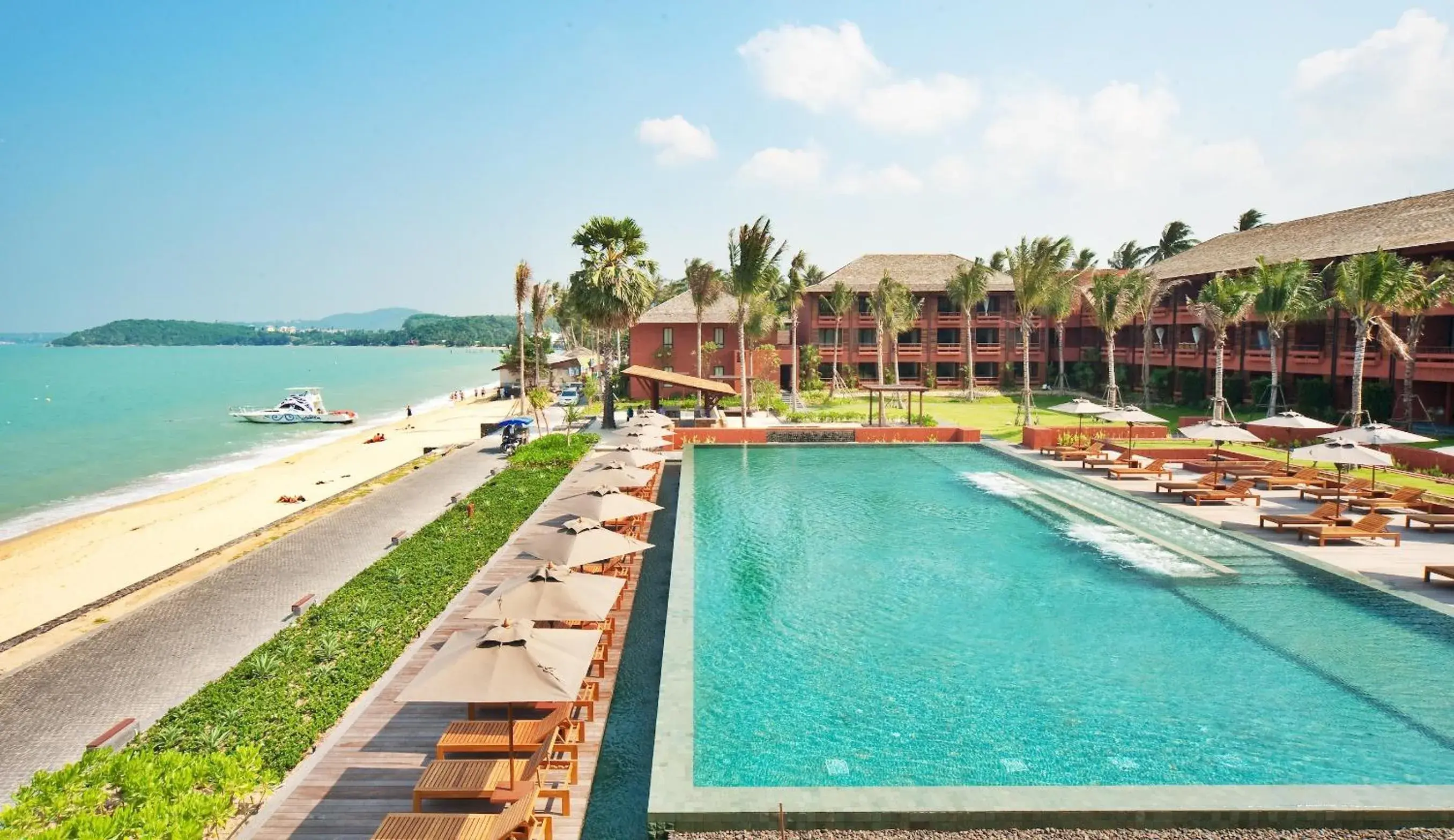 Swimming pool in Hansar Samui Resort & Spa - SHA Extra Plus Swimming pool in Hansar Samui Resort & Spa - SHA Extra Plus
