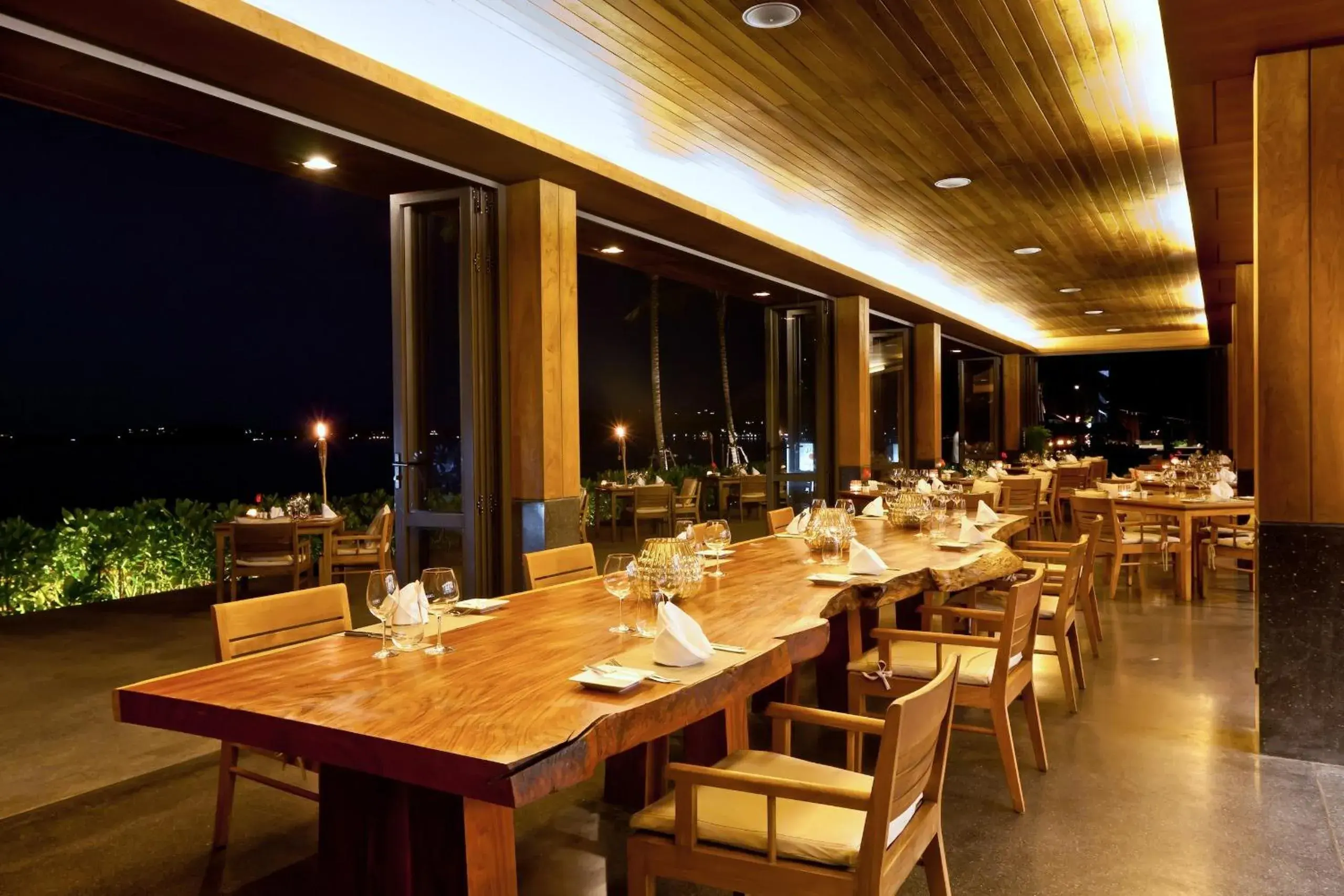Restaurant/places to eat in Hansar Samui Resort & Spa - SHA Extra Plus Restaurant/places to eat in Hansar Samui Resort & Spa - SHA Extra Plus