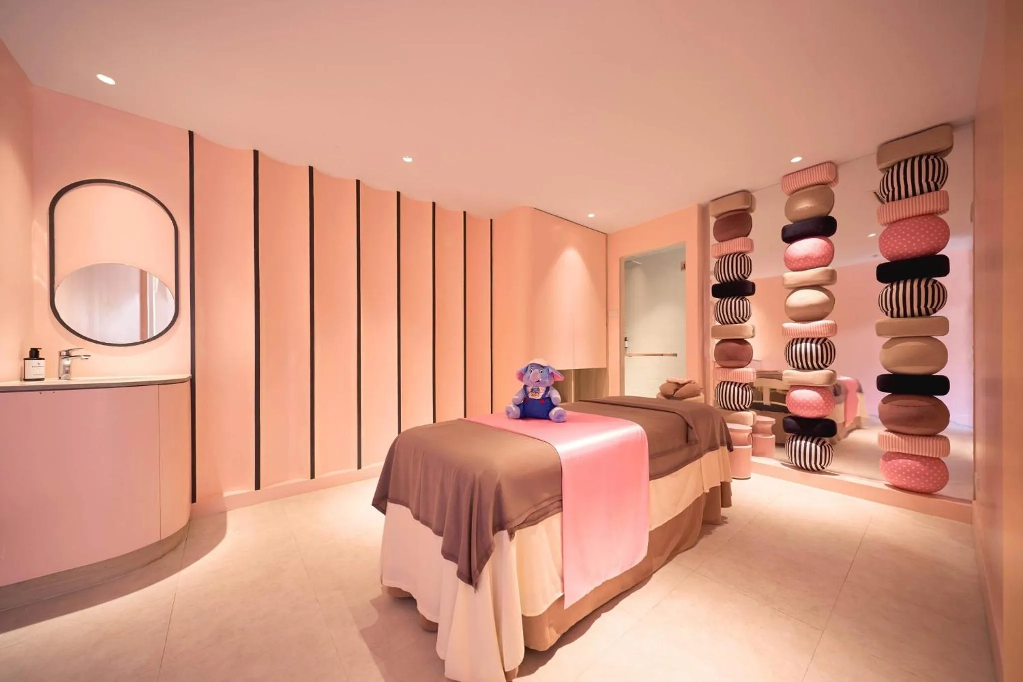 Spa and wellness centre/facilities, Bed in Centara Grand Mirage Beach Resort Pattaya