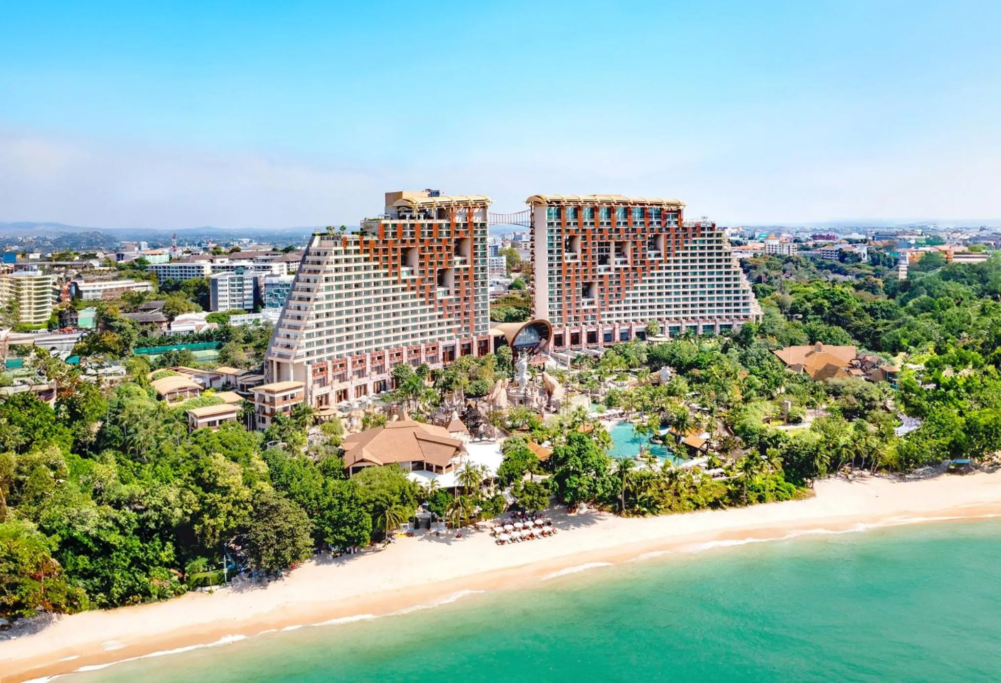 Property building in Centara Grand Mirage Beach Resort Pattaya