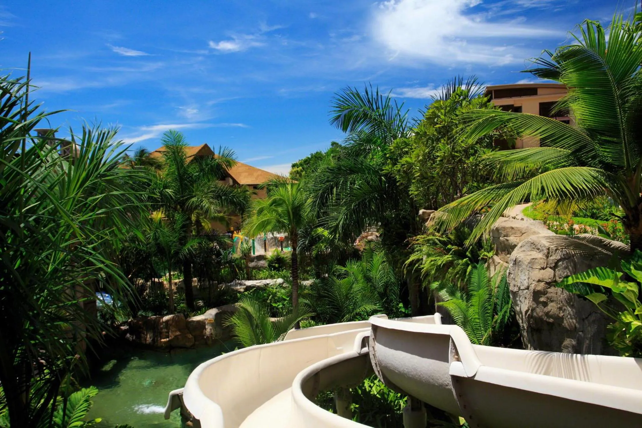 Swimming pool in Centara Grand Mirage Beach Resort Pattaya