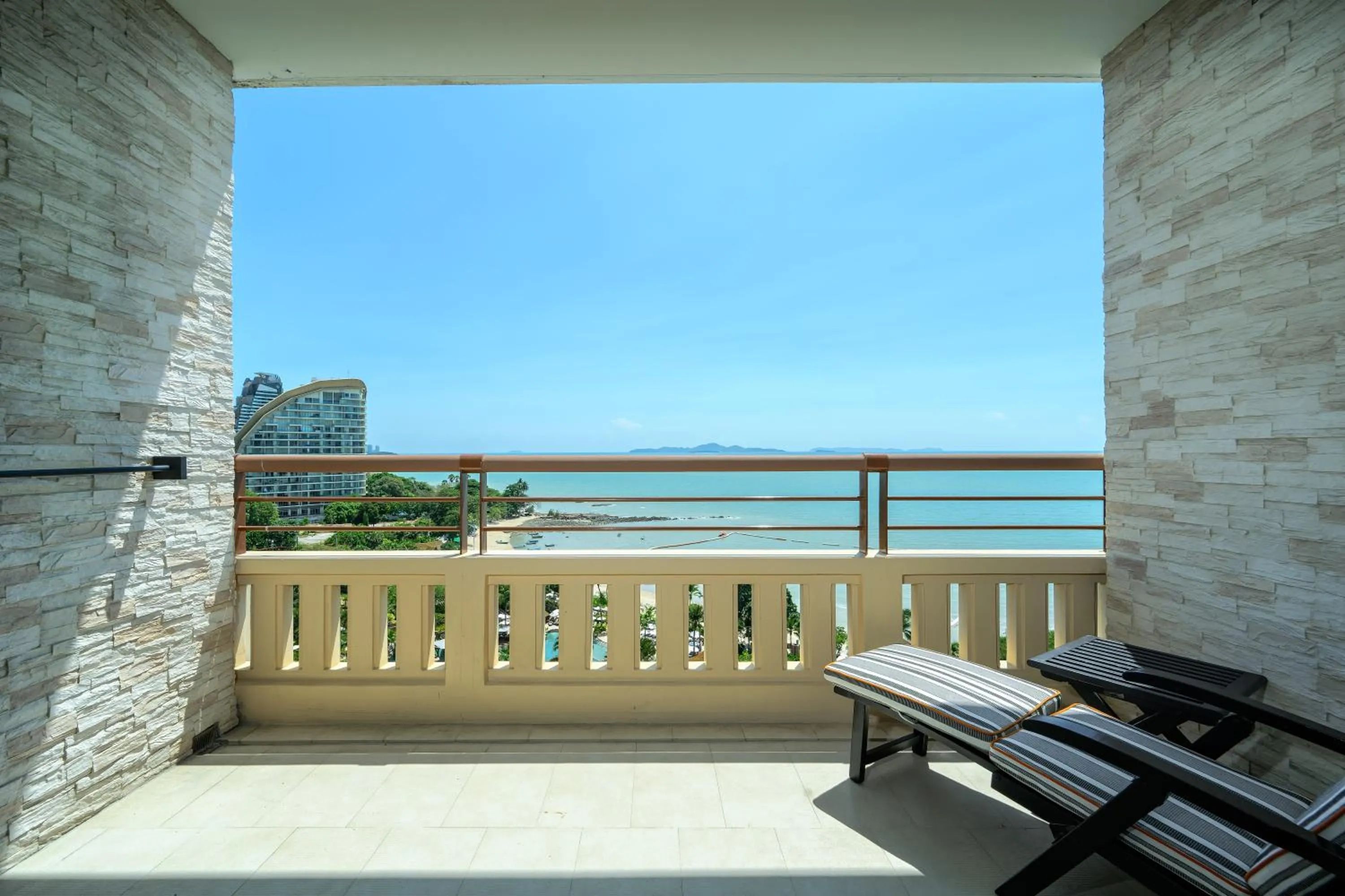 Balcony/Terrace in Centara Grand Mirage Beach Resort Pattaya