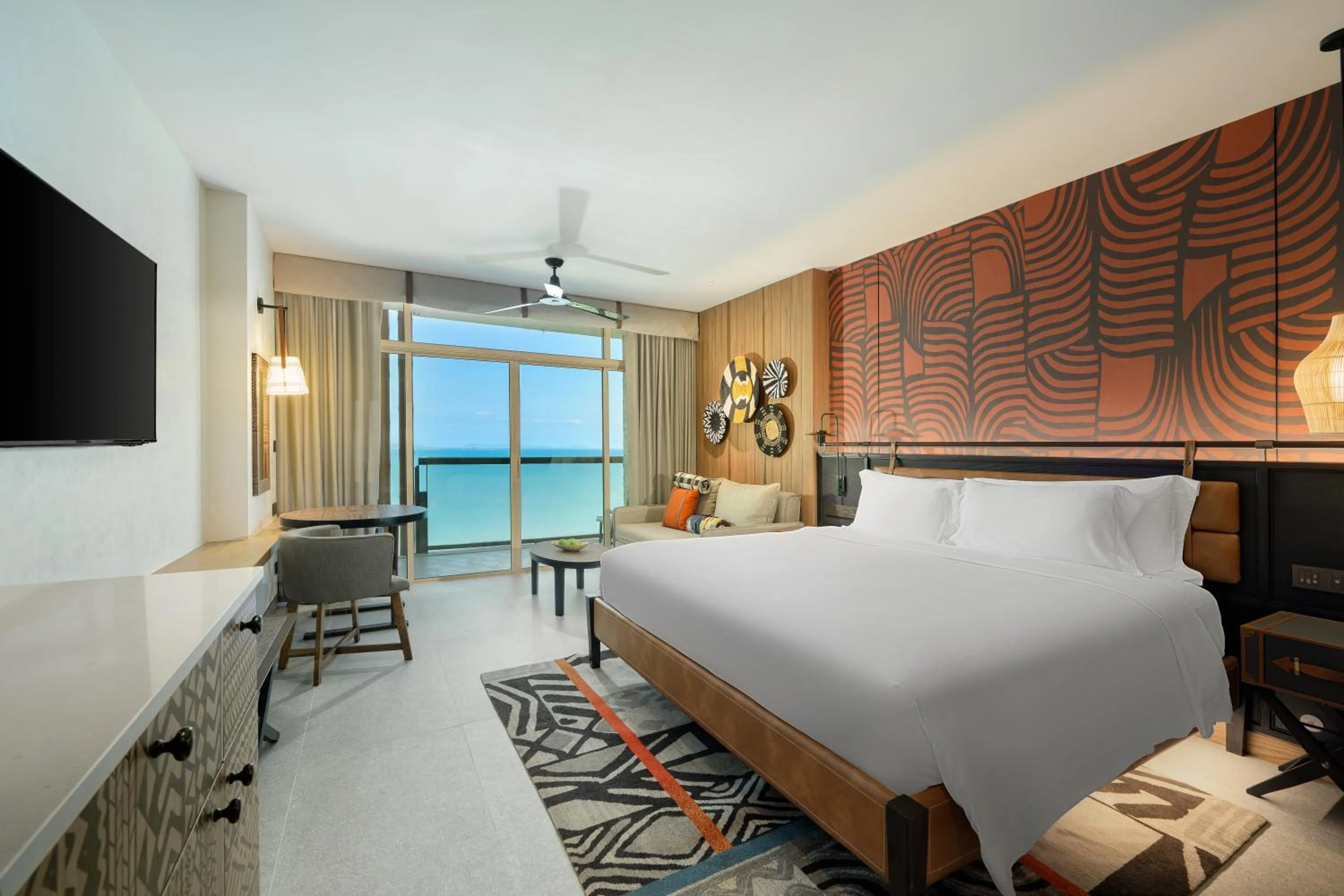 Bedroom, Bed in Centara Grand Mirage Beach Resort Pattaya