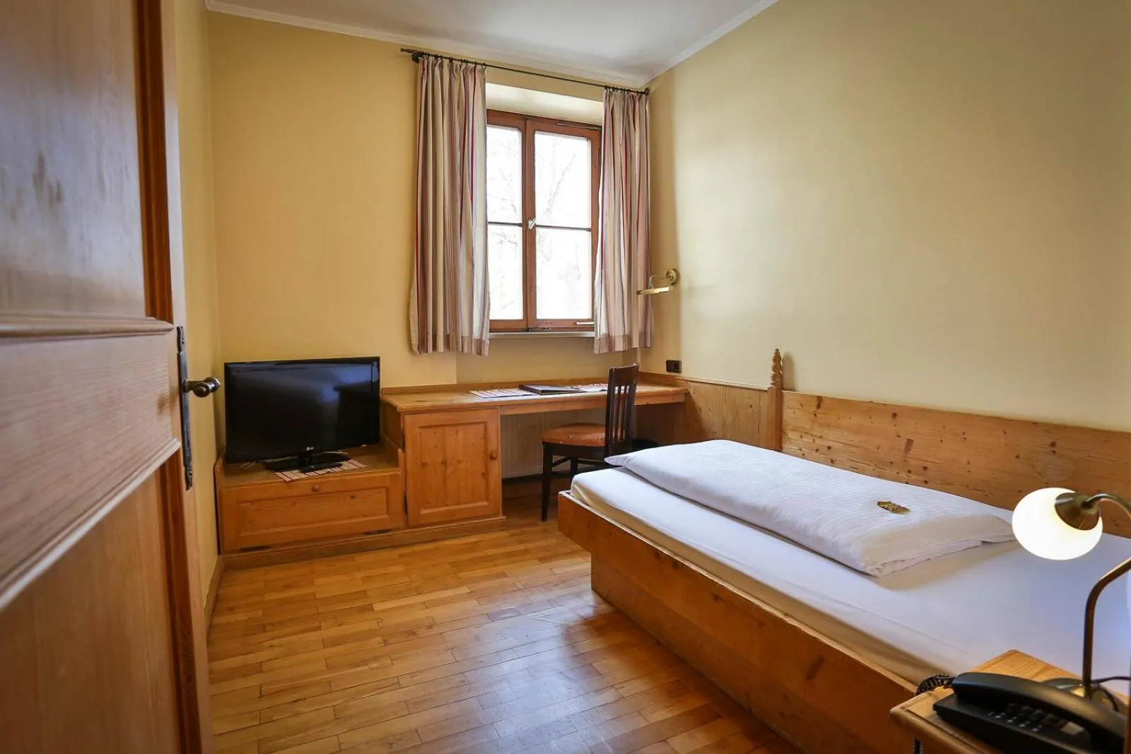 Photo of the whole room, Bed in Hotel-Brauereigasthof Josef Fuchs