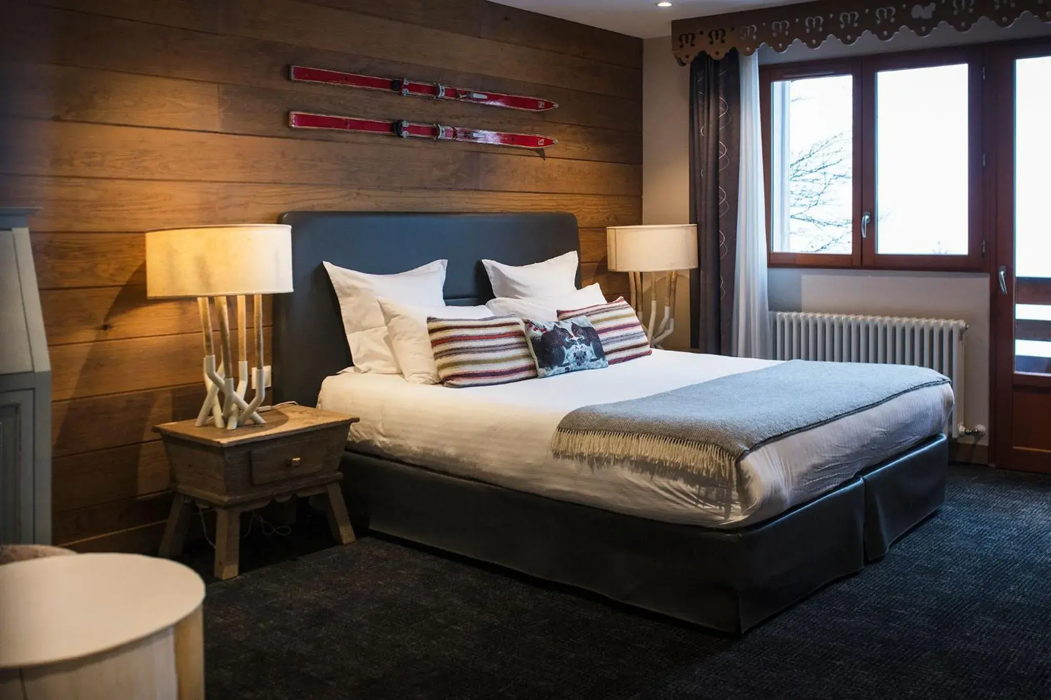 Bedroom, Bed in La Mainaz Hôtel Restaurant Genève - Gex - Mijoux Bedroom, Bed in La Mainaz Hôtel Restaurant Genève - Gex - Mijoux