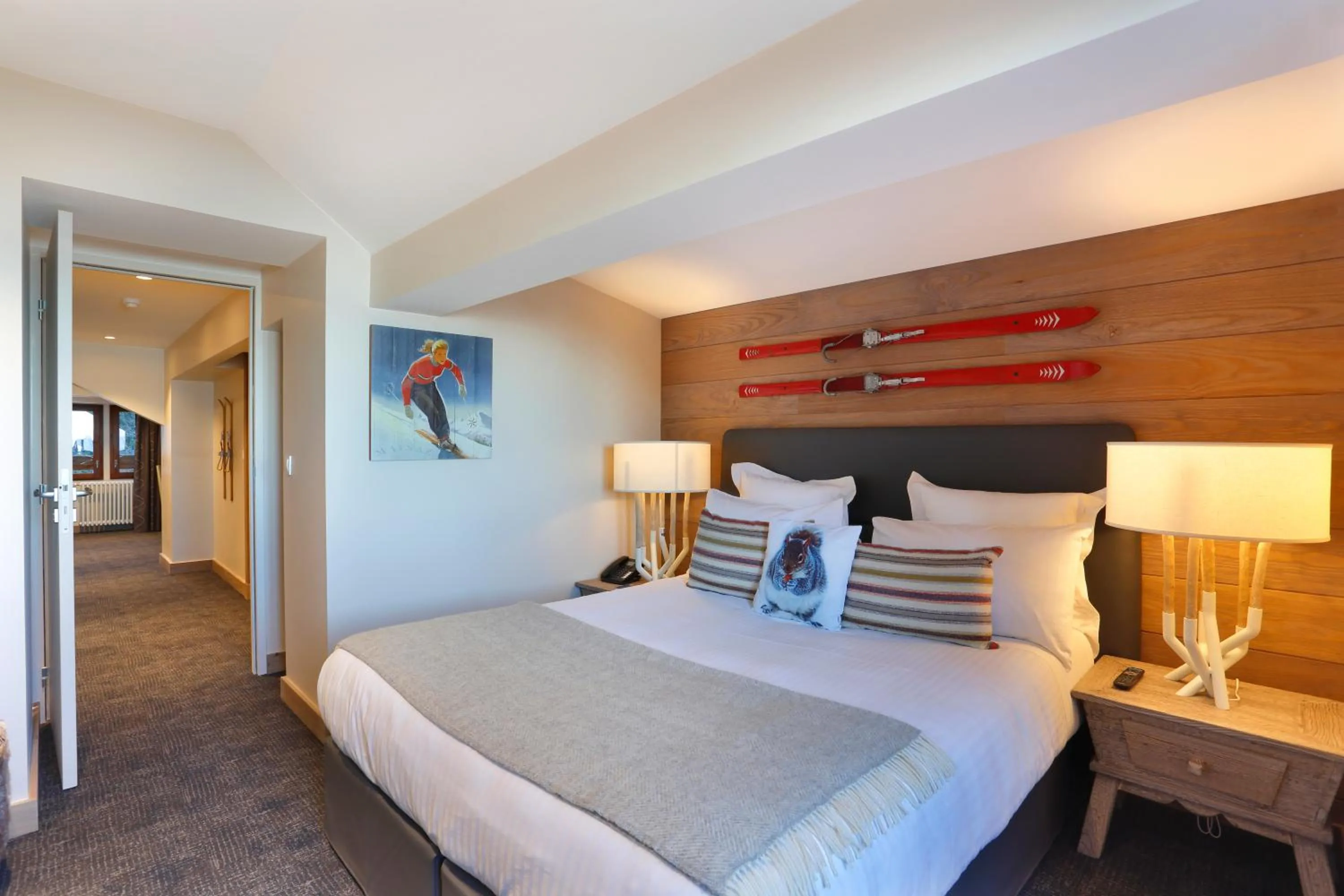 Bedroom, Bed in La Mainaz Hôtel Restaurant Genève - Gex - Mijoux