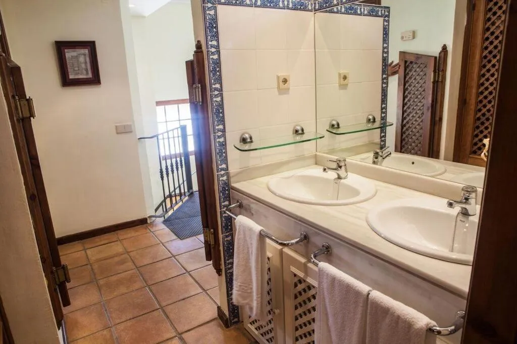 Bathroom in Apartamentos Turísticos Bahía Sur