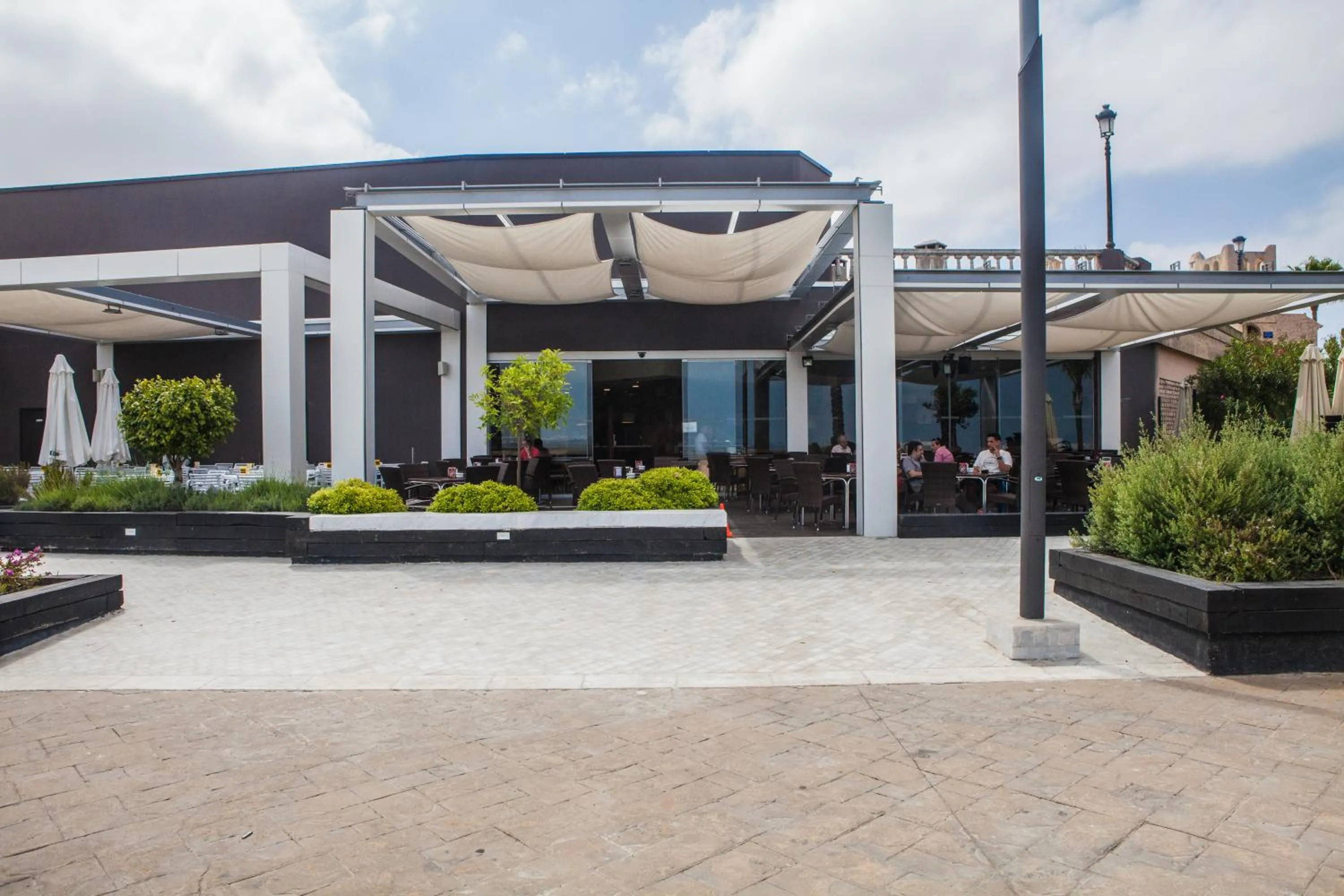 Restaurant/places to eat in Apartamentos Turísticos Bahía Sur