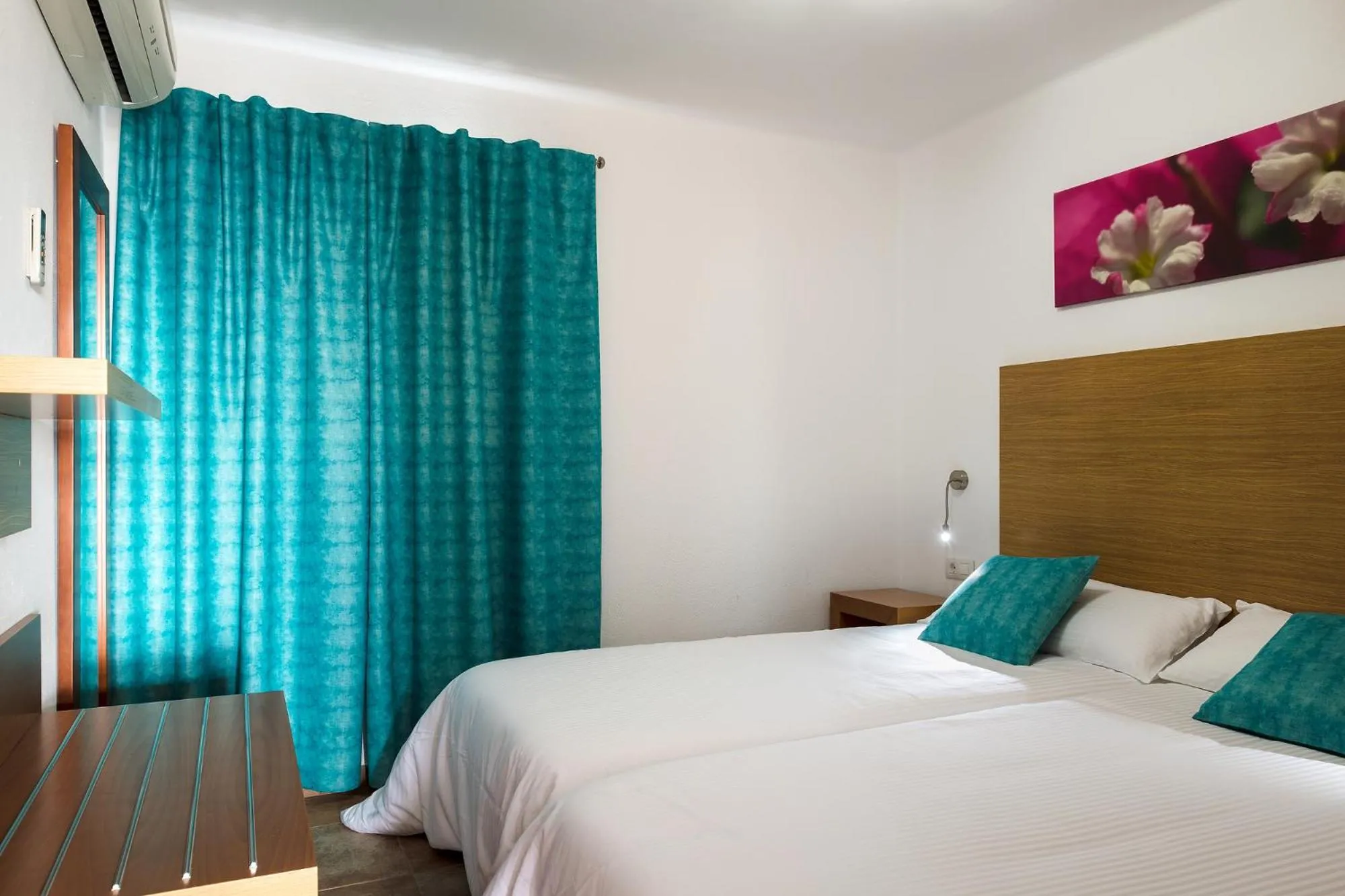 Bedroom, Bed in Apartamentos Villa Canaima