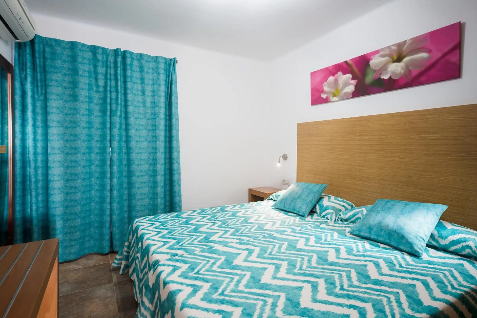 Bedroom, Bed in Apartamentos Villa Canaima