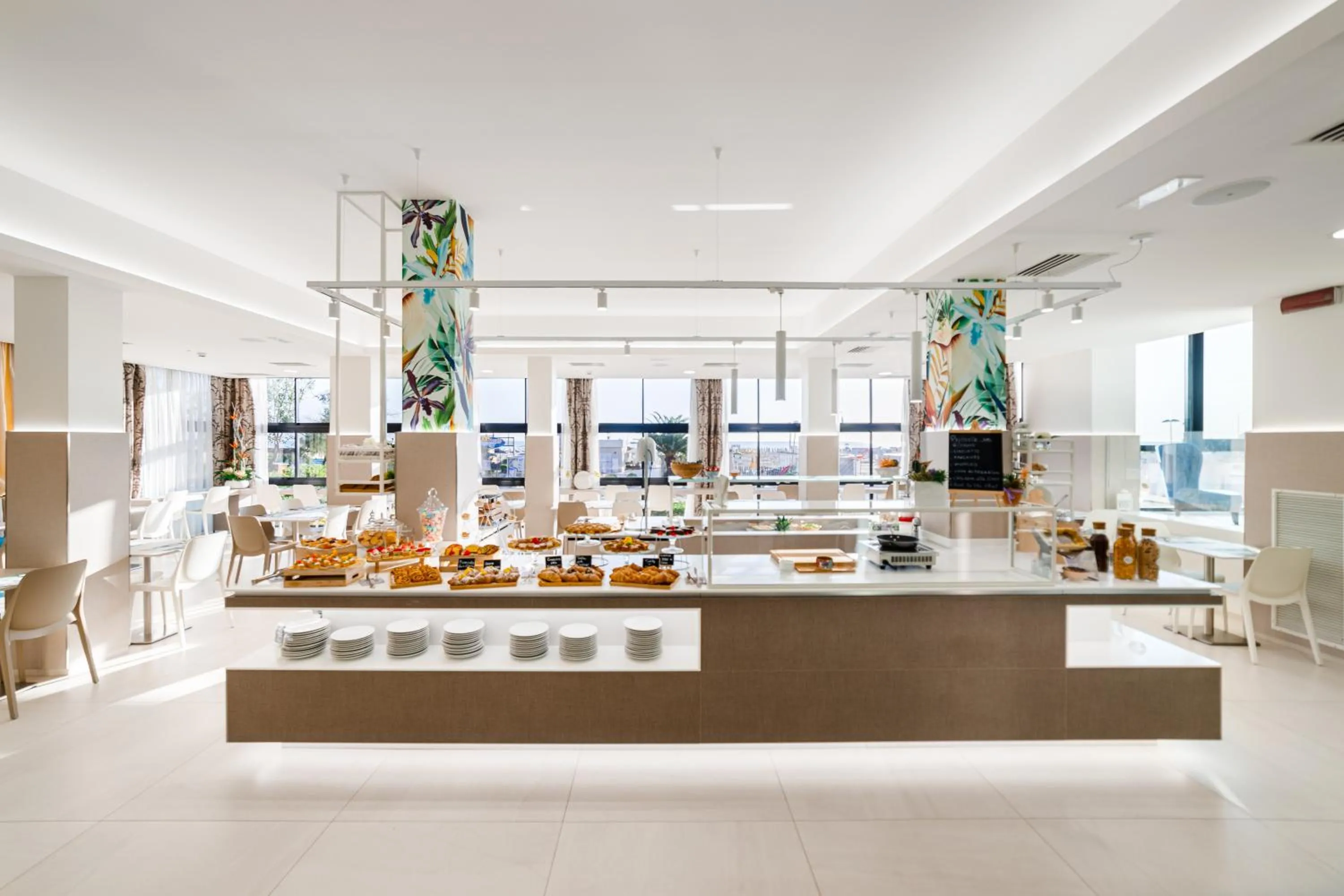 Hotel Ariane - BEACHFRONT, XXL Breakfast & Sea View