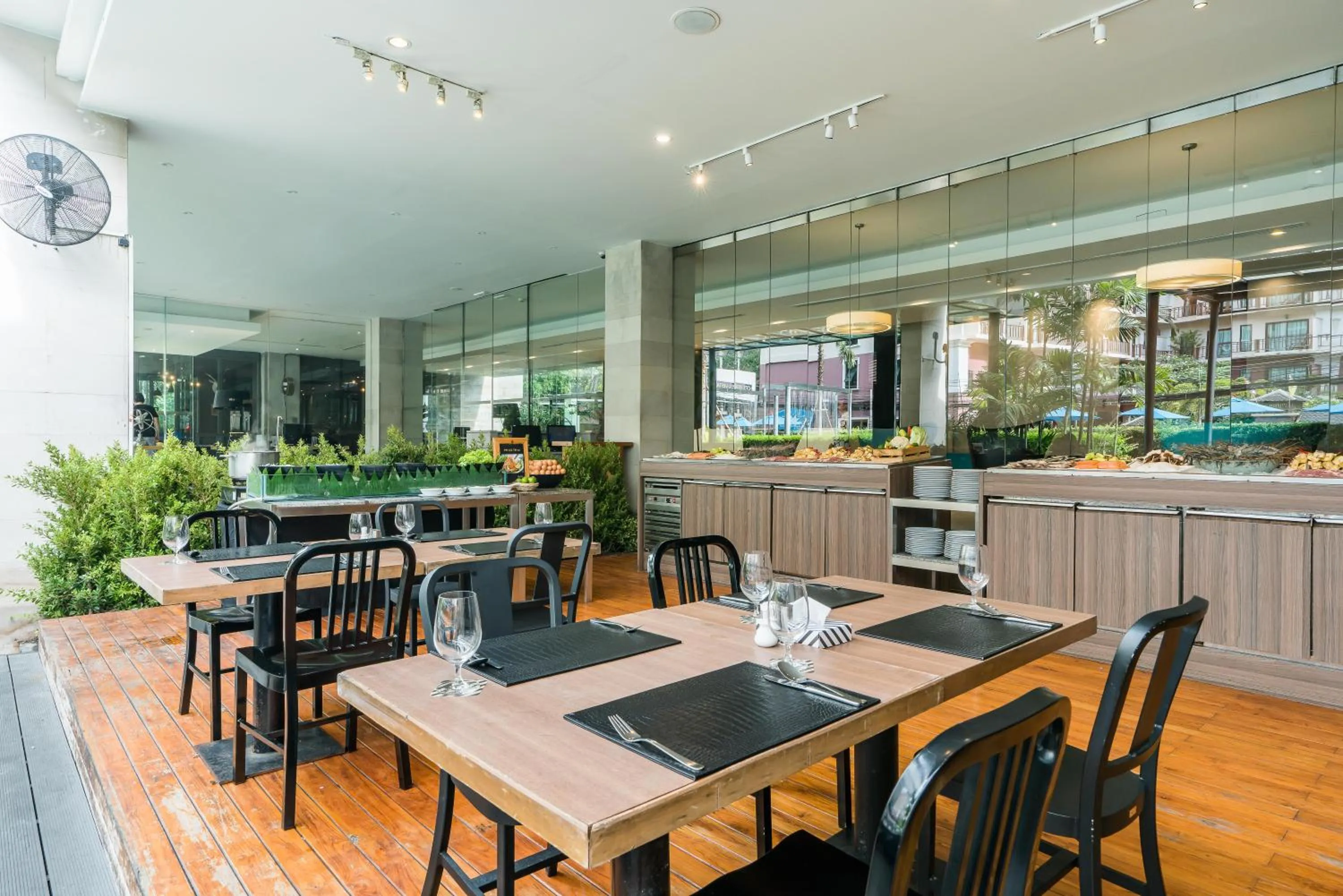 Restaurant/places to eat in Hotel Vista