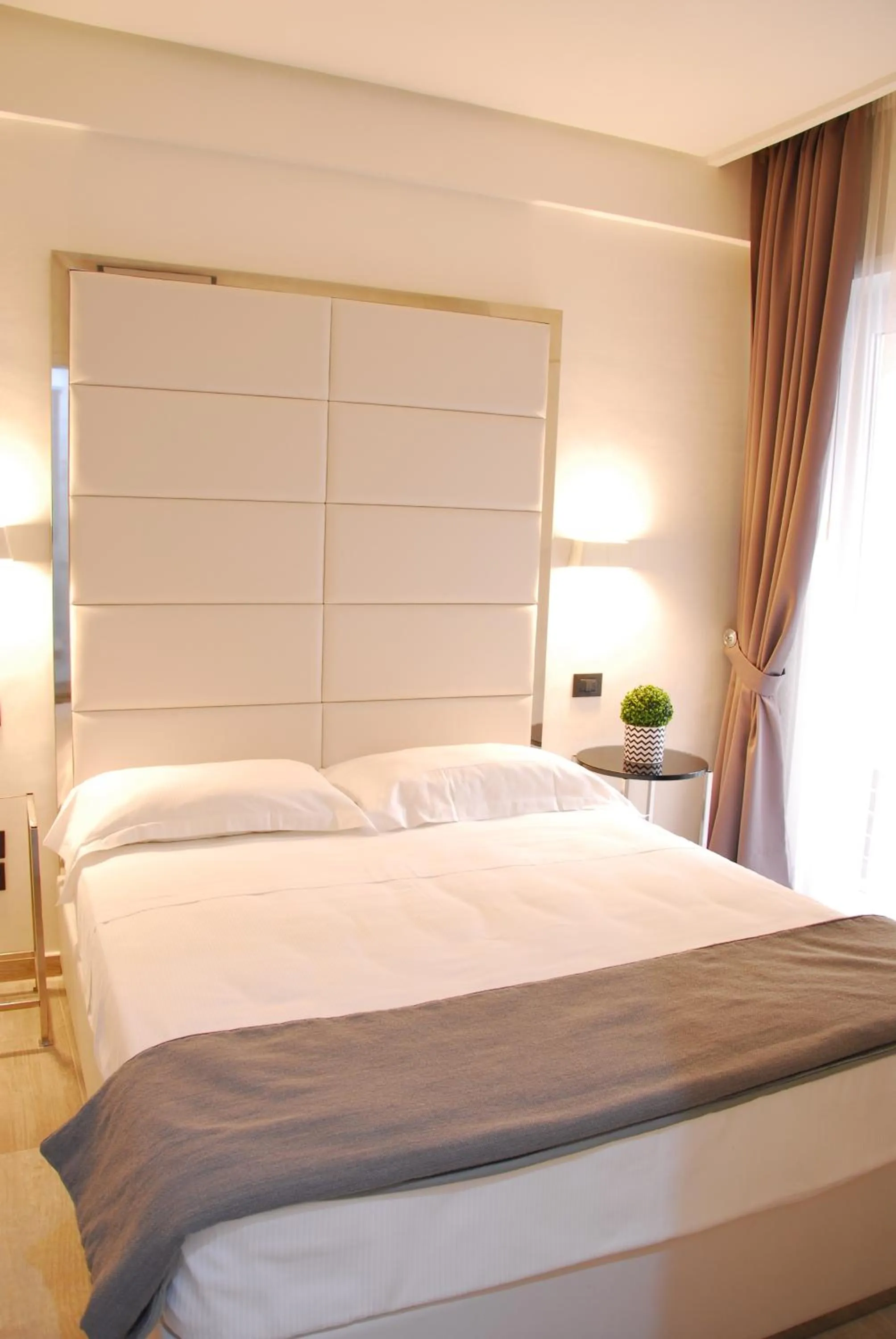 Bedroom, Bed in LHP Suite Rapallo
