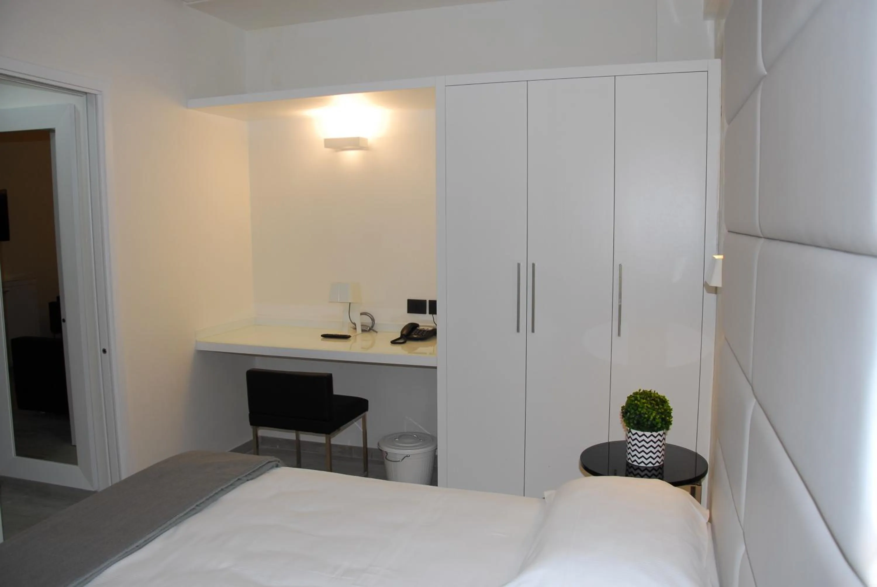 Bedroom, Bed in LHP Suite Rapallo