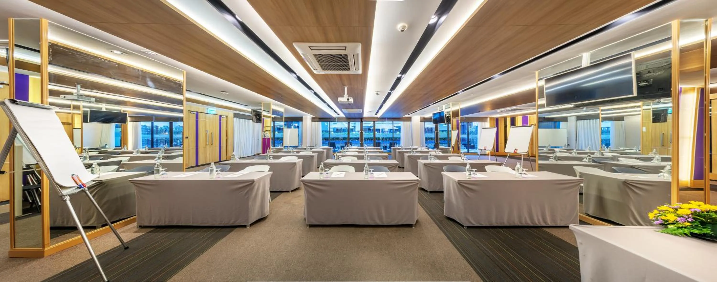 Business facilities in PLAAI Prime Hotel Rayong SHA Extra Plus