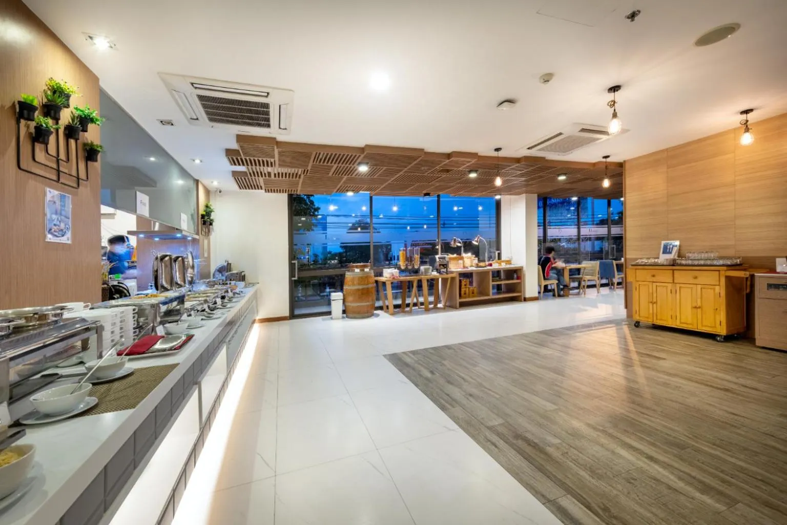 Restaurant/places to eat in PLAAI Prime Hotel Rayong SHA Extra Plus