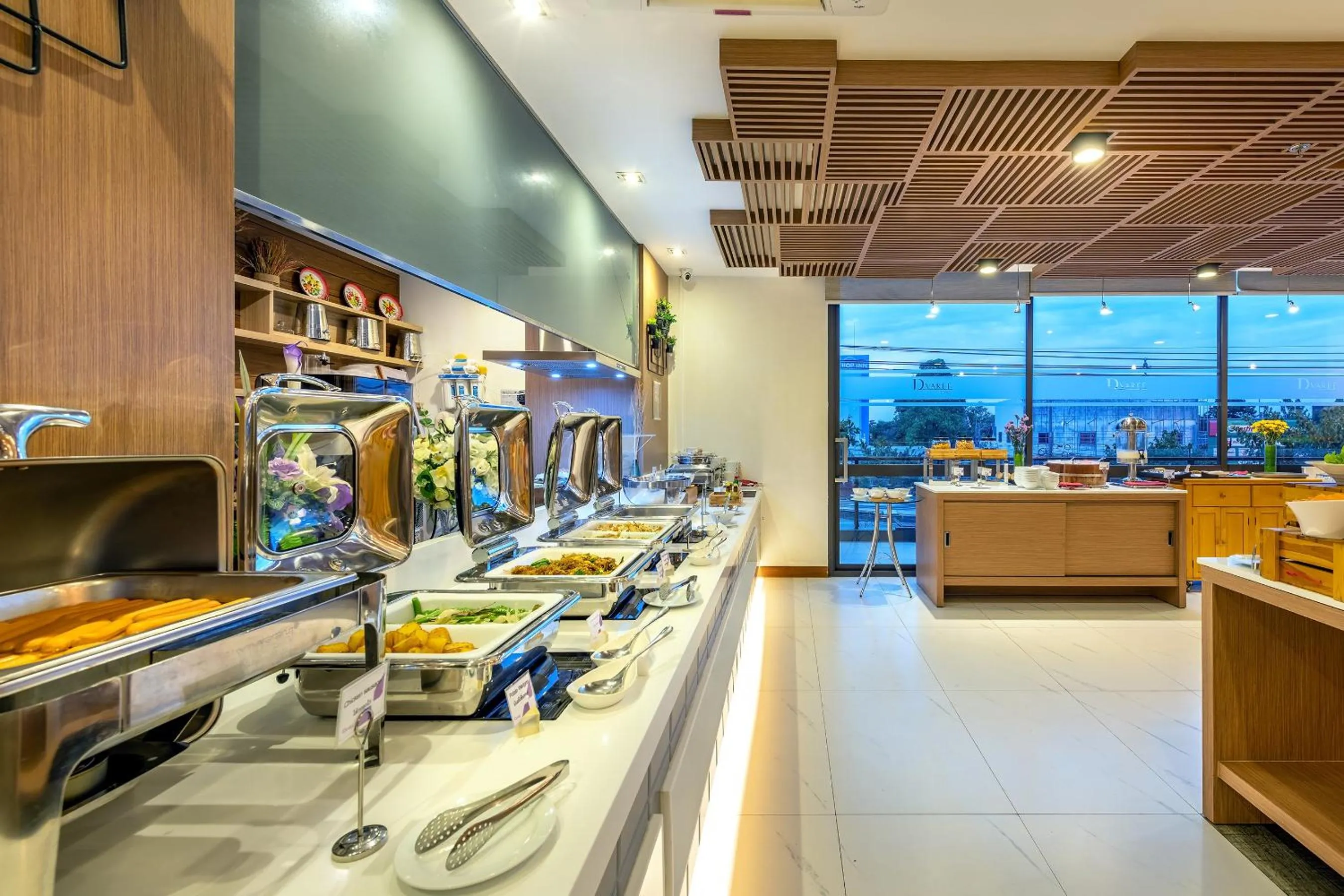 Restaurant/places to eat in PLAAI Prime Hotel Rayong SHA Extra Plus