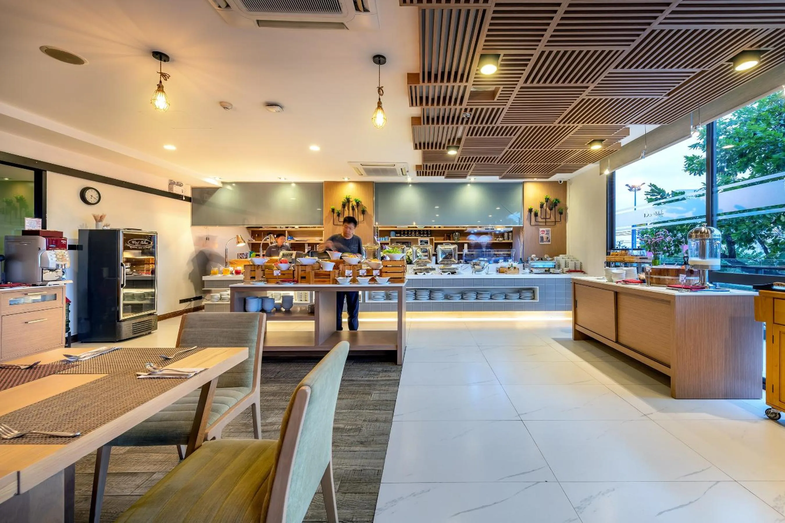 Restaurant/places to eat in PLAAI Prime Hotel Rayong SHA Extra Plus