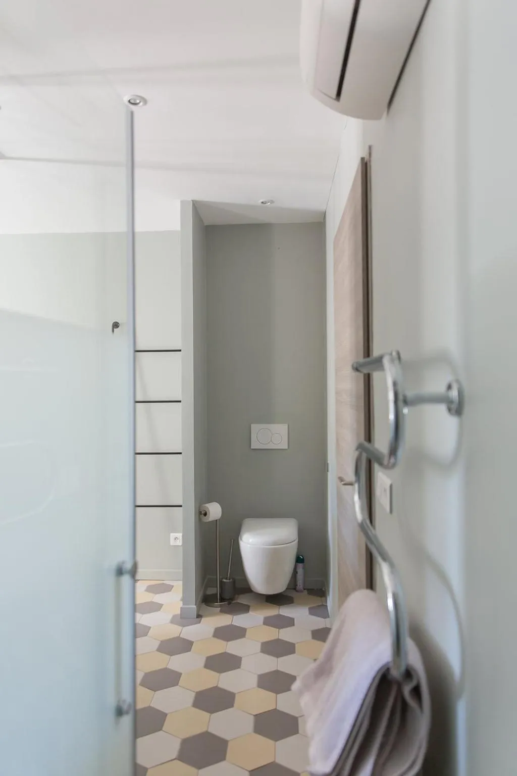 Toilet in Le Mas des Alexandrins