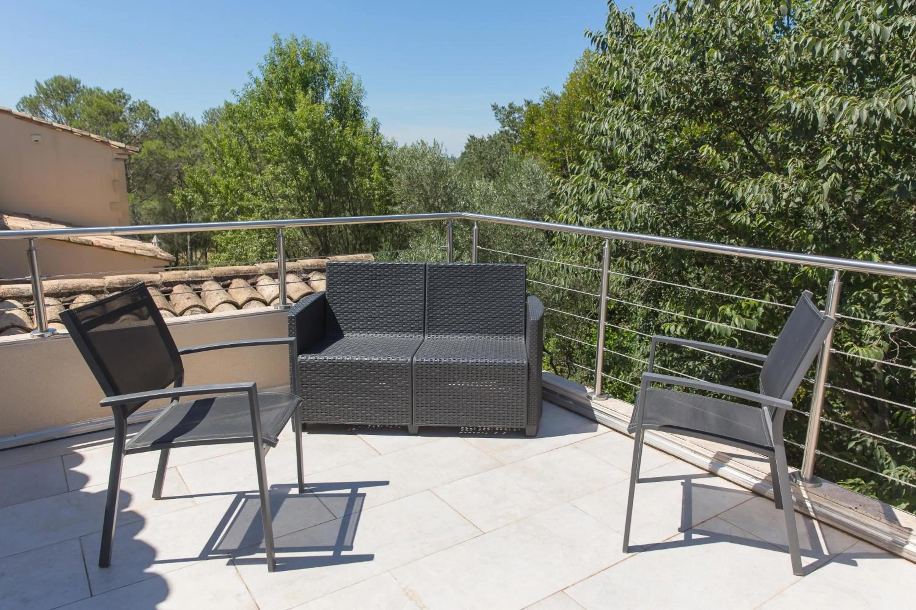 Day in Le Mas des Alexandrins