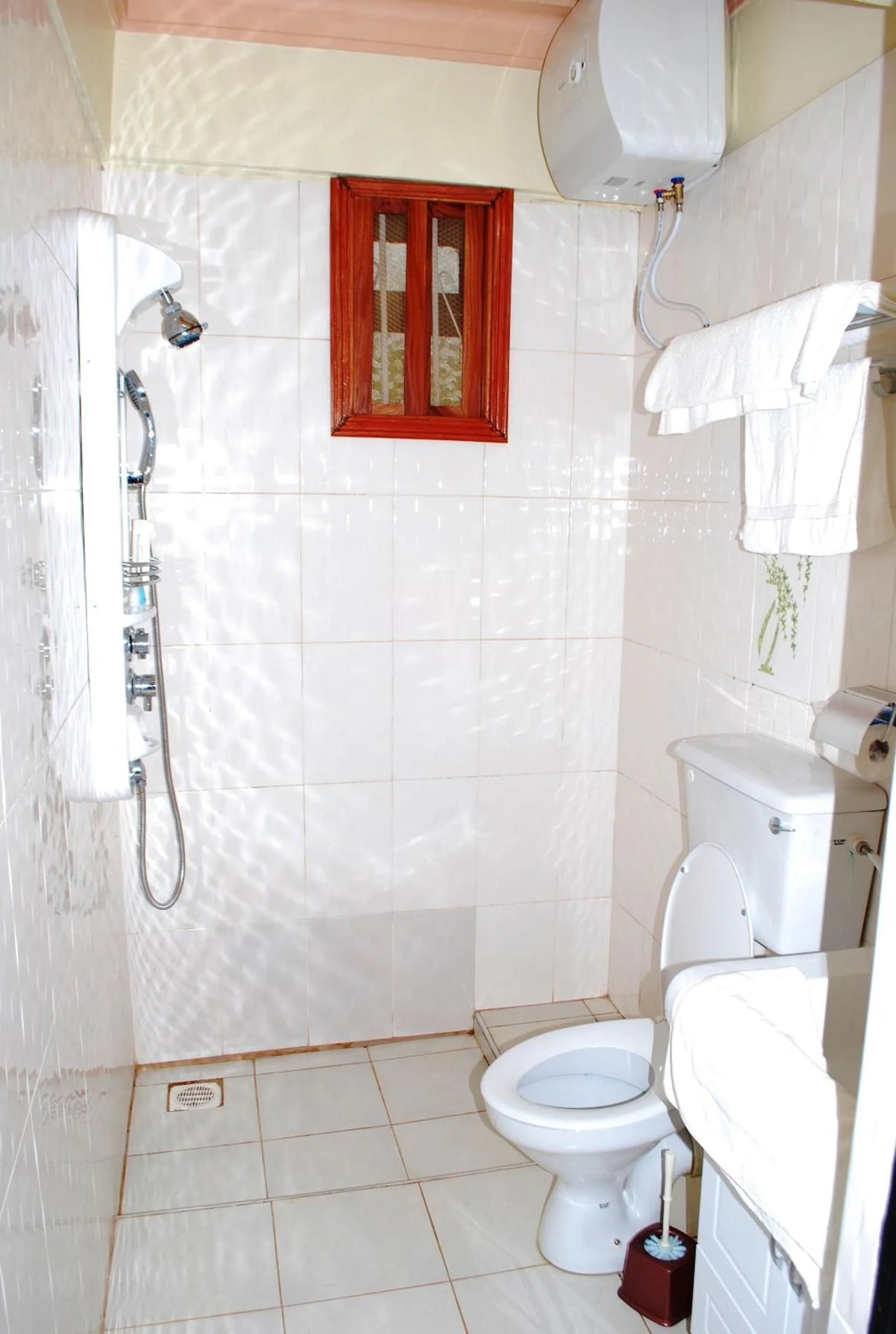 Bathroom in Dich Comfort Hotel - Main Branch