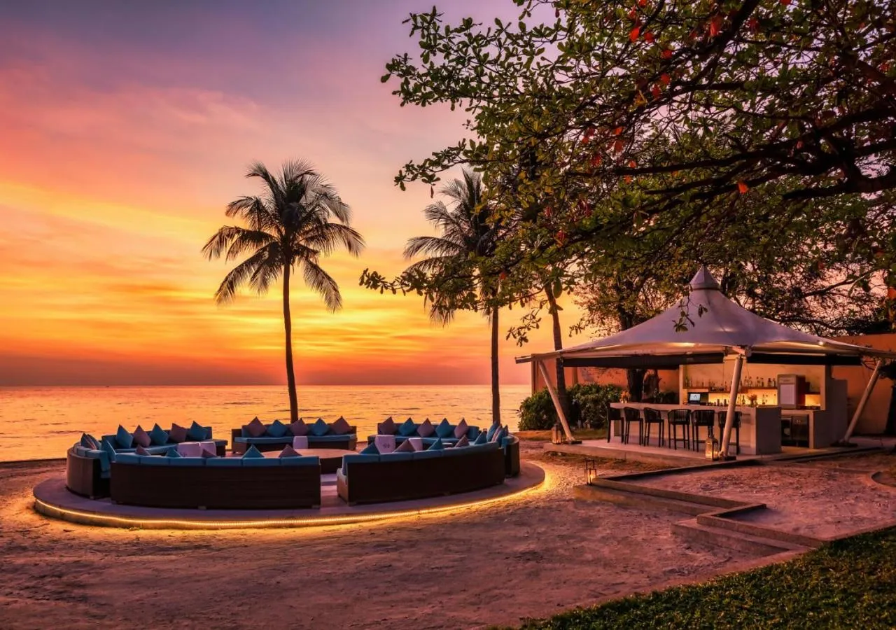 Lounge or bar in Mövenpick Asara Resort & Spa Hua Hin