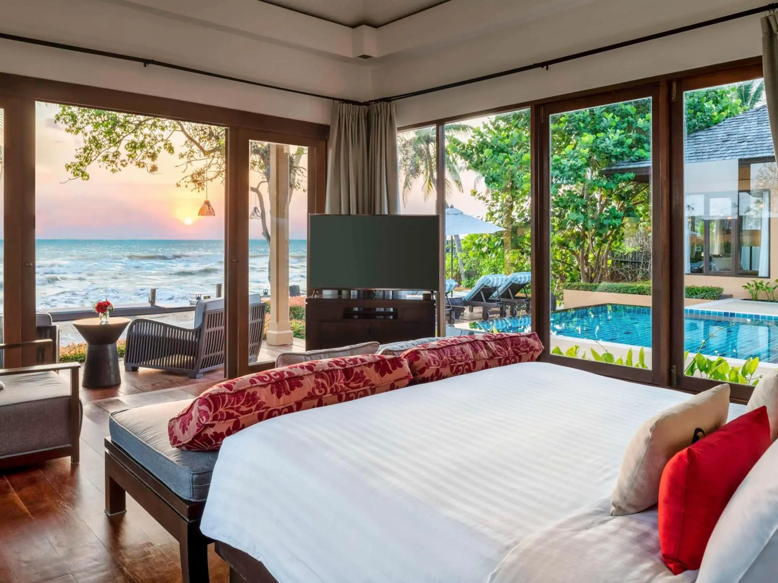Bedroom, Bed in Mövenpick Asara Resort & Spa Hua Hin Bedroom, Bed in Mövenpick Asara Resort & Spa Hua Hin