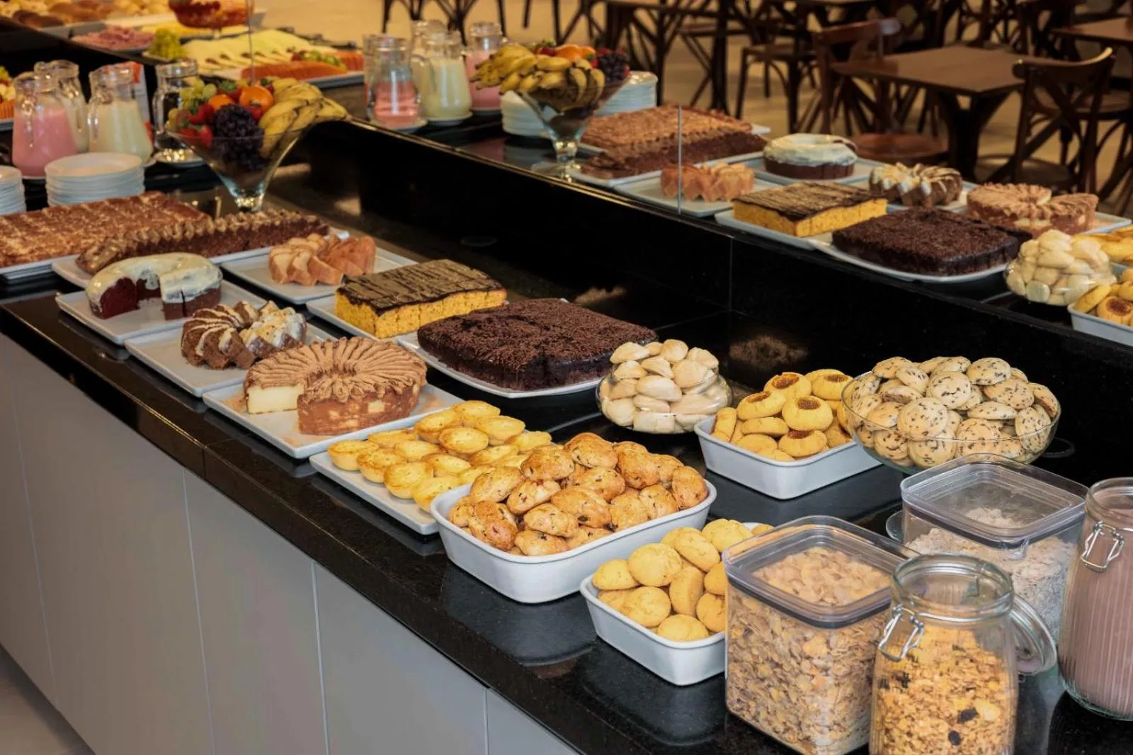 Buffet breakfast in Hotel Évora by Rede Sagres