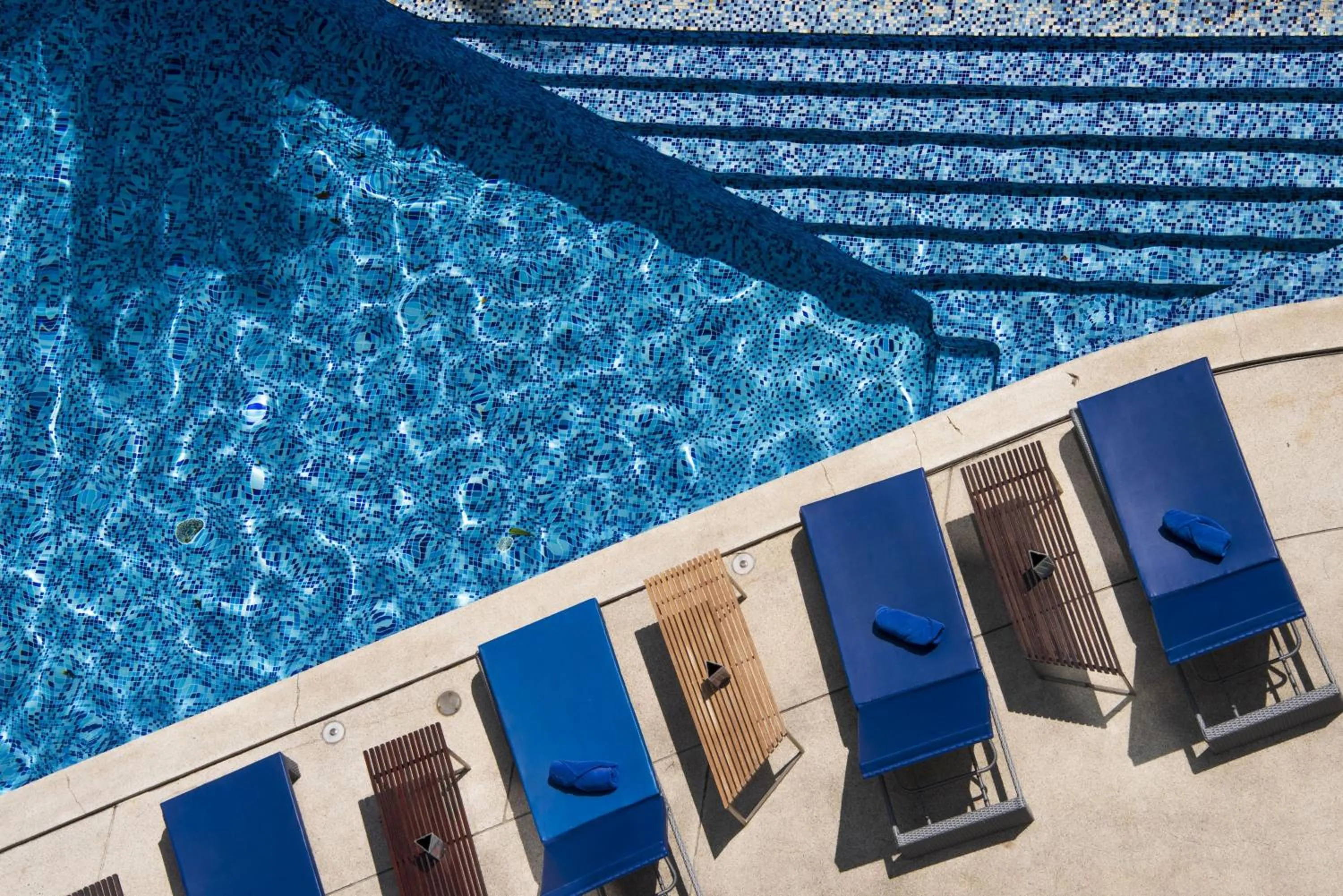 Swimming pool in Hotel Baraquda Heeton Pattaya by Compass Hospitality