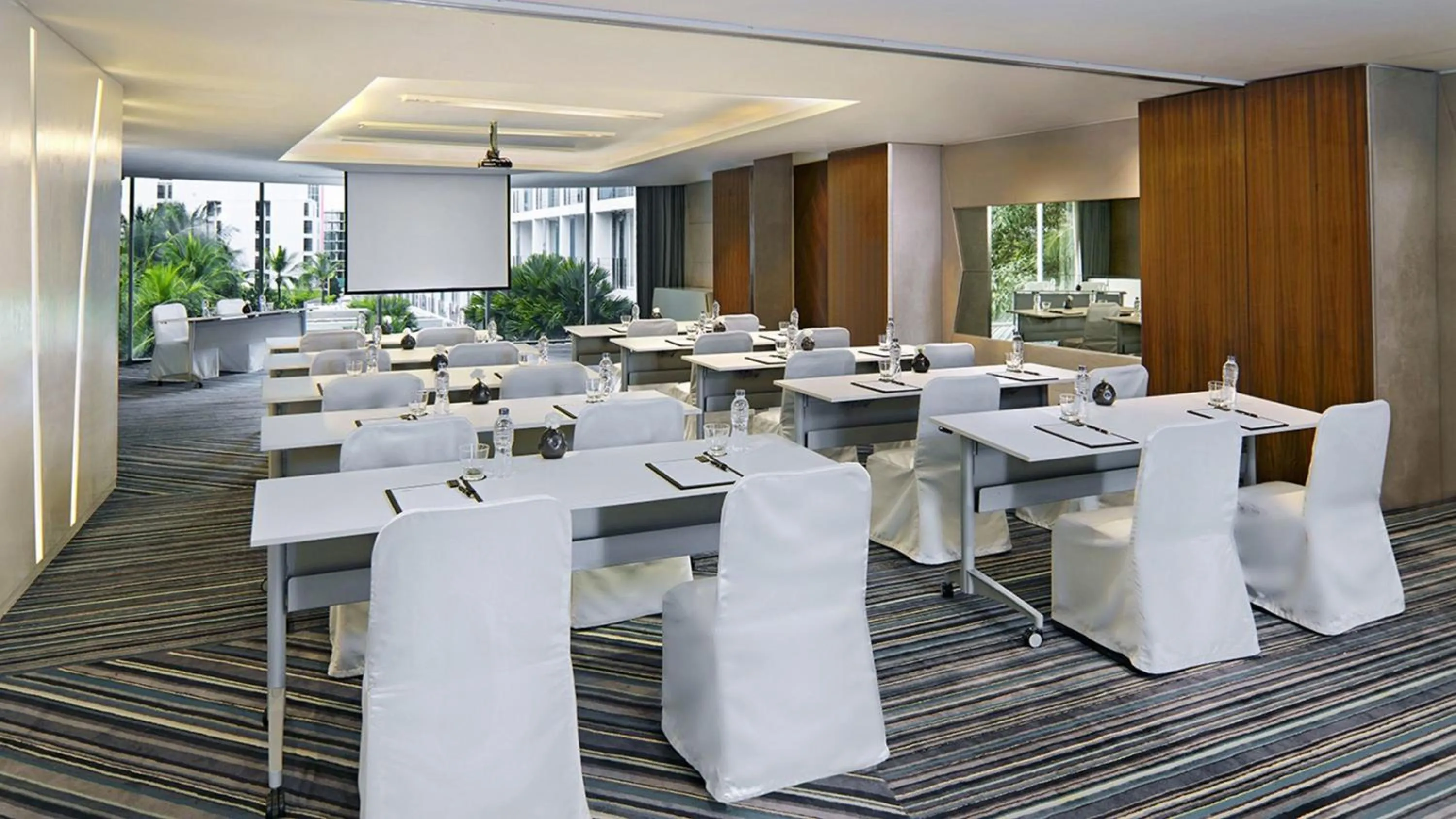 Meeting/conference room in Hotel Baraquda Heeton Pattaya by Compass Hospitality