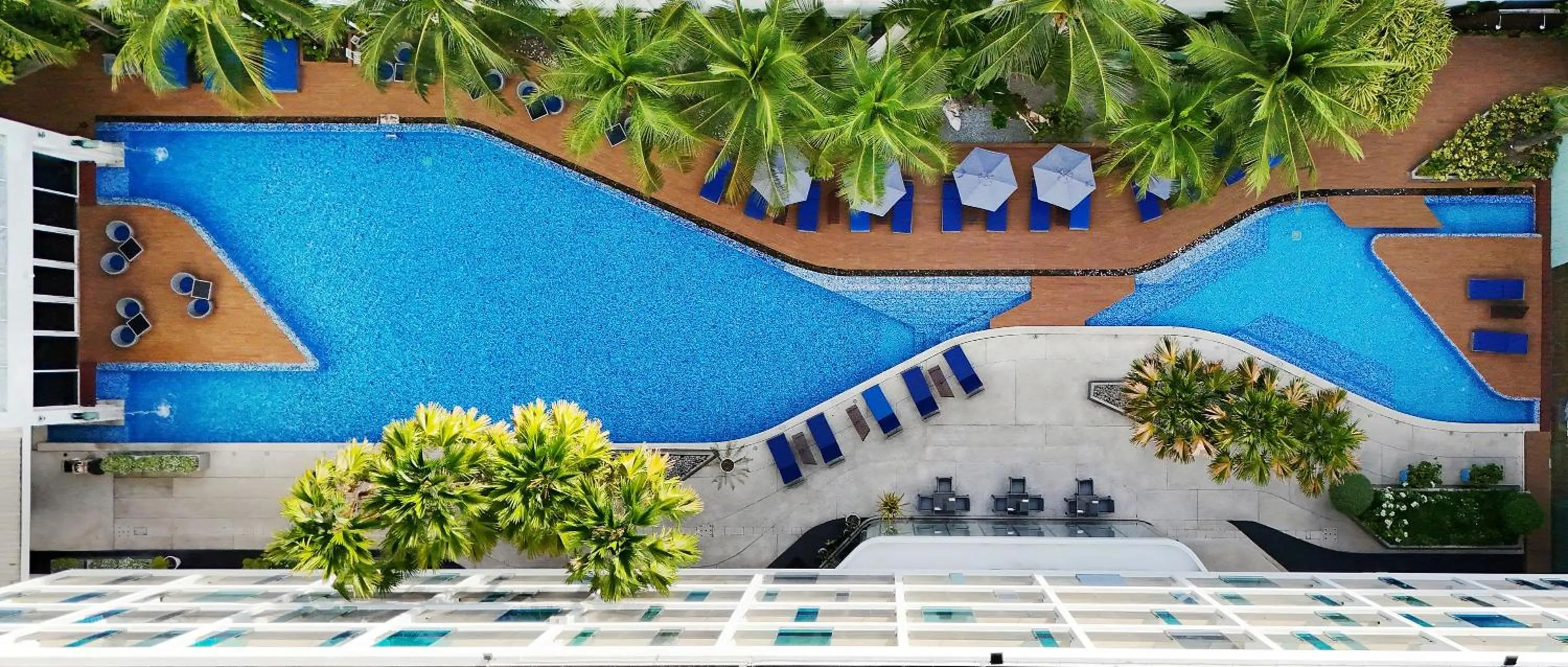 Swimming pool in Hotel Baraquda Heeton Pattaya by Compass Hospitality