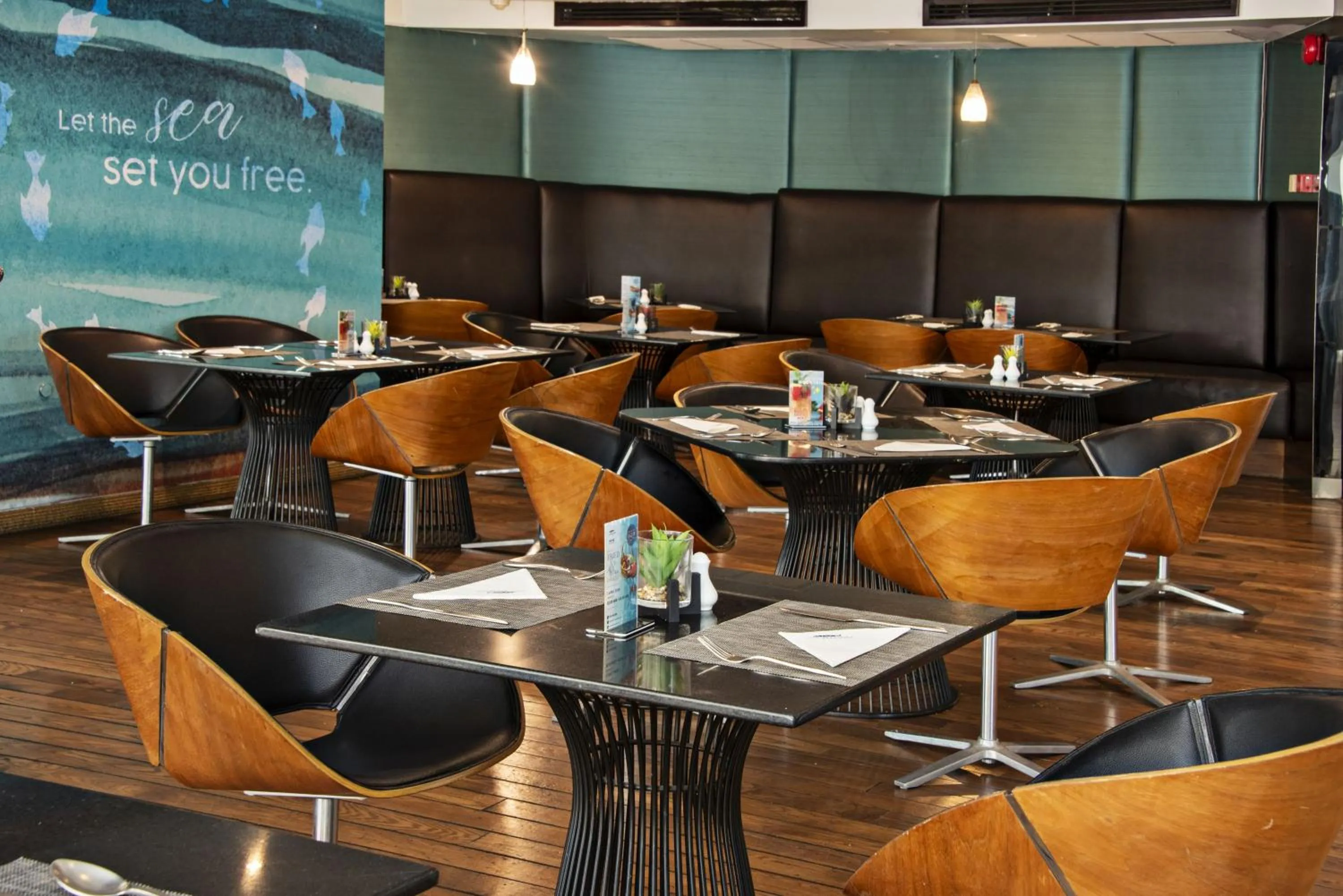 Restaurant/places to eat in Hotel Baraquda Heeton Pattaya by Compass Hospitality