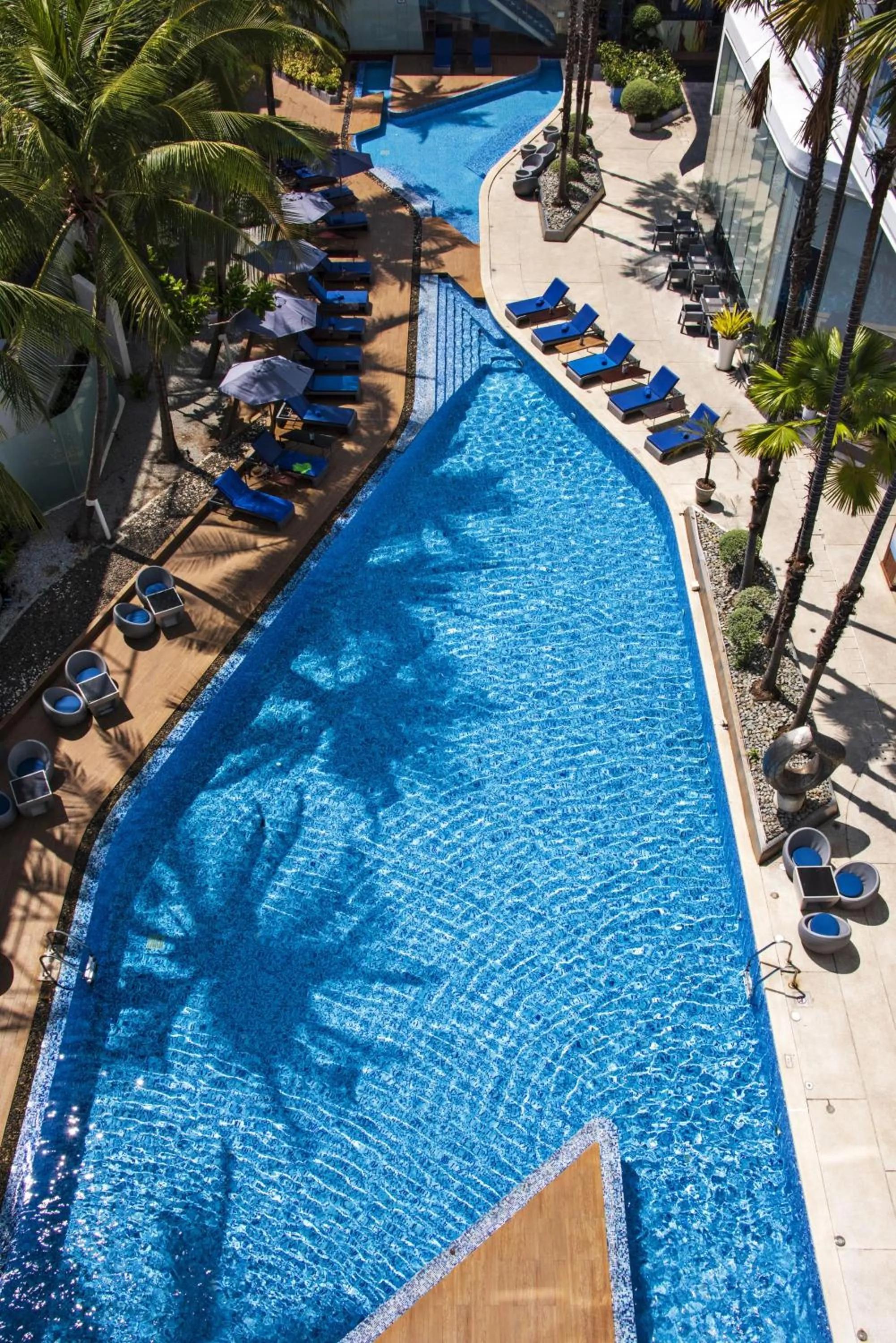Swimming pool in Hotel Baraquda Heeton Pattaya by Compass Hospitality