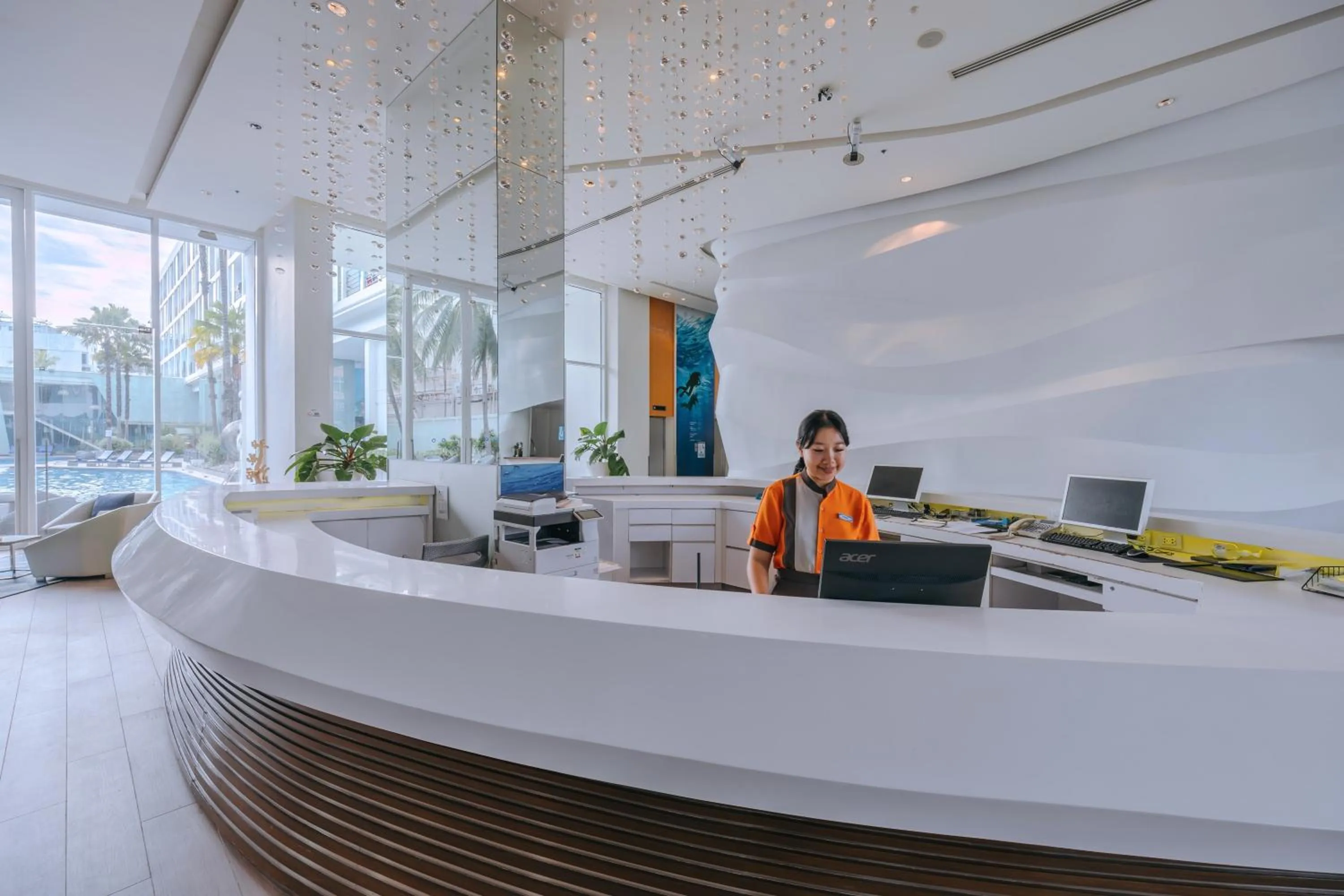 Lobby or reception in Hotel Baraquda Heeton Pattaya by Compass Hospitality