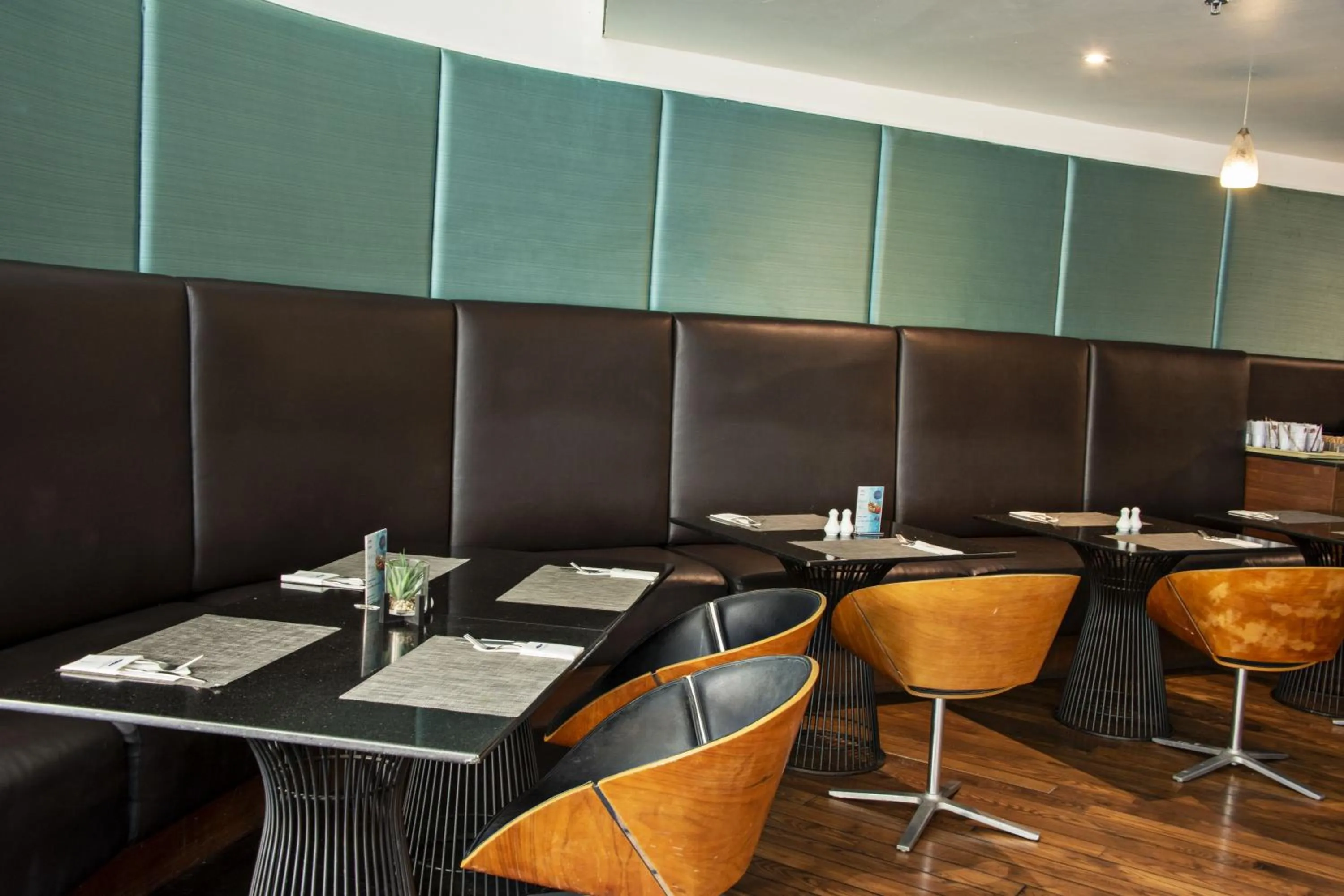 Restaurant/places to eat in Hotel Baraquda Heeton Pattaya by Compass Hospitality