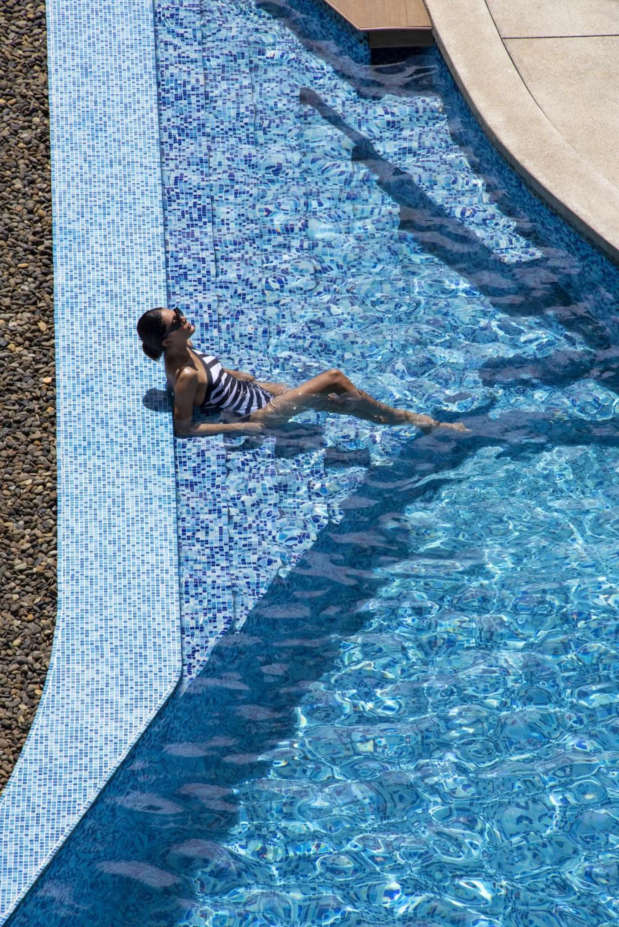 Swimming pool in Hotel Baraquda Heeton Pattaya by Compass Hospitality