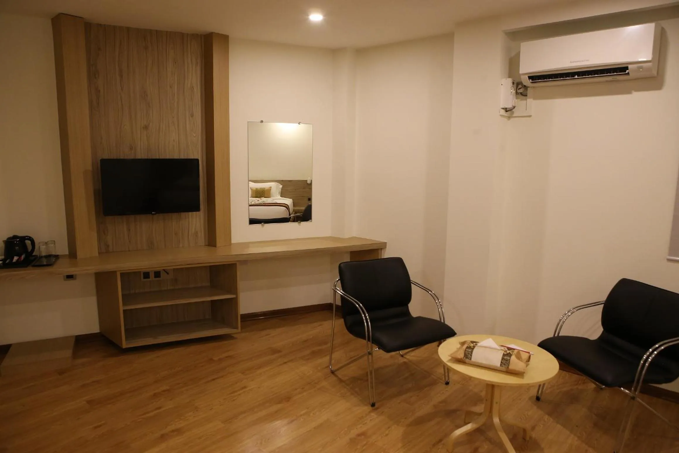 Living room in Serene Valley Hotel