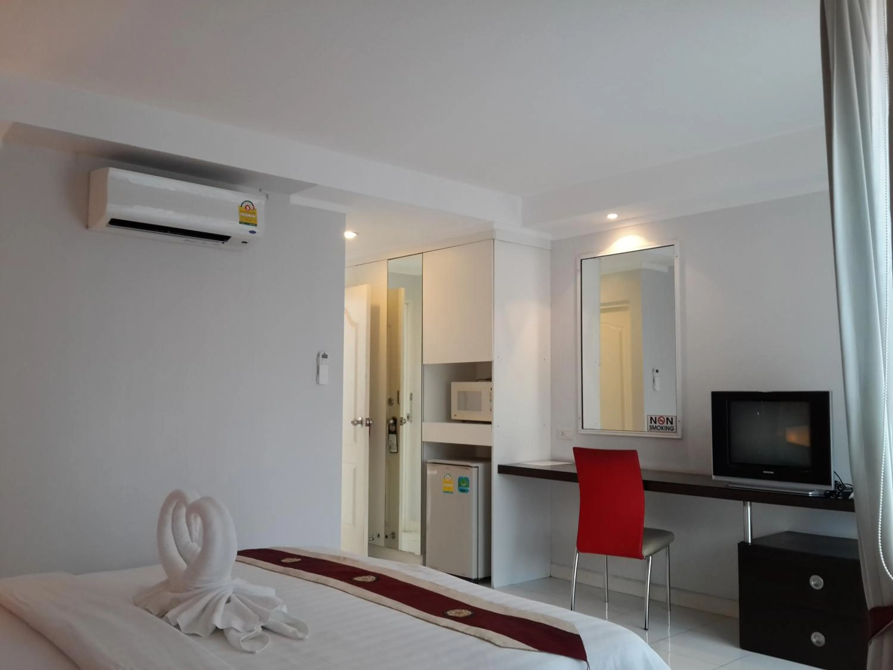 Photo of the whole room, Bed in Kata Beach Studio Phuket