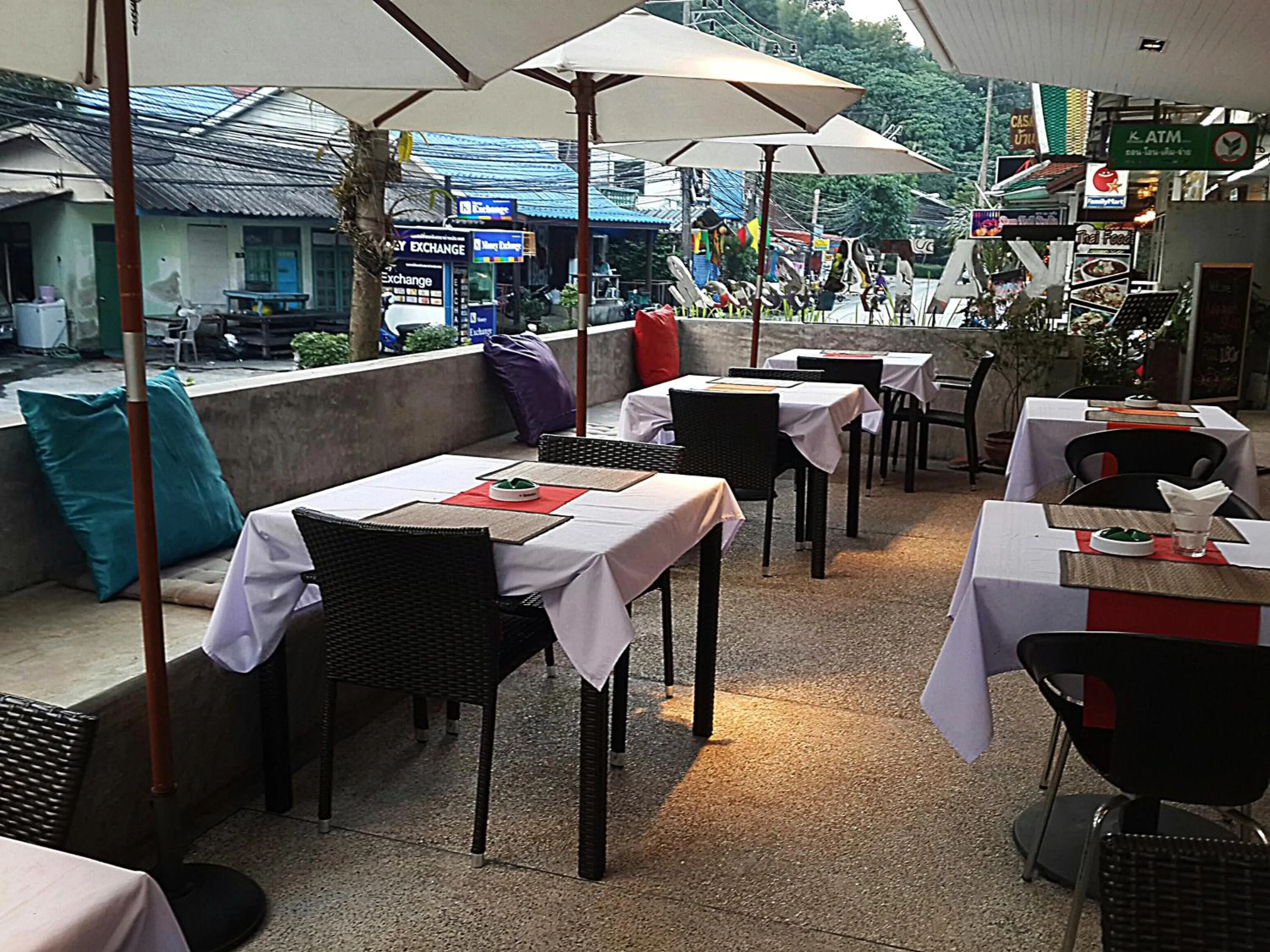 Restaurant/places to eat in Kata Beach Studio Phuket