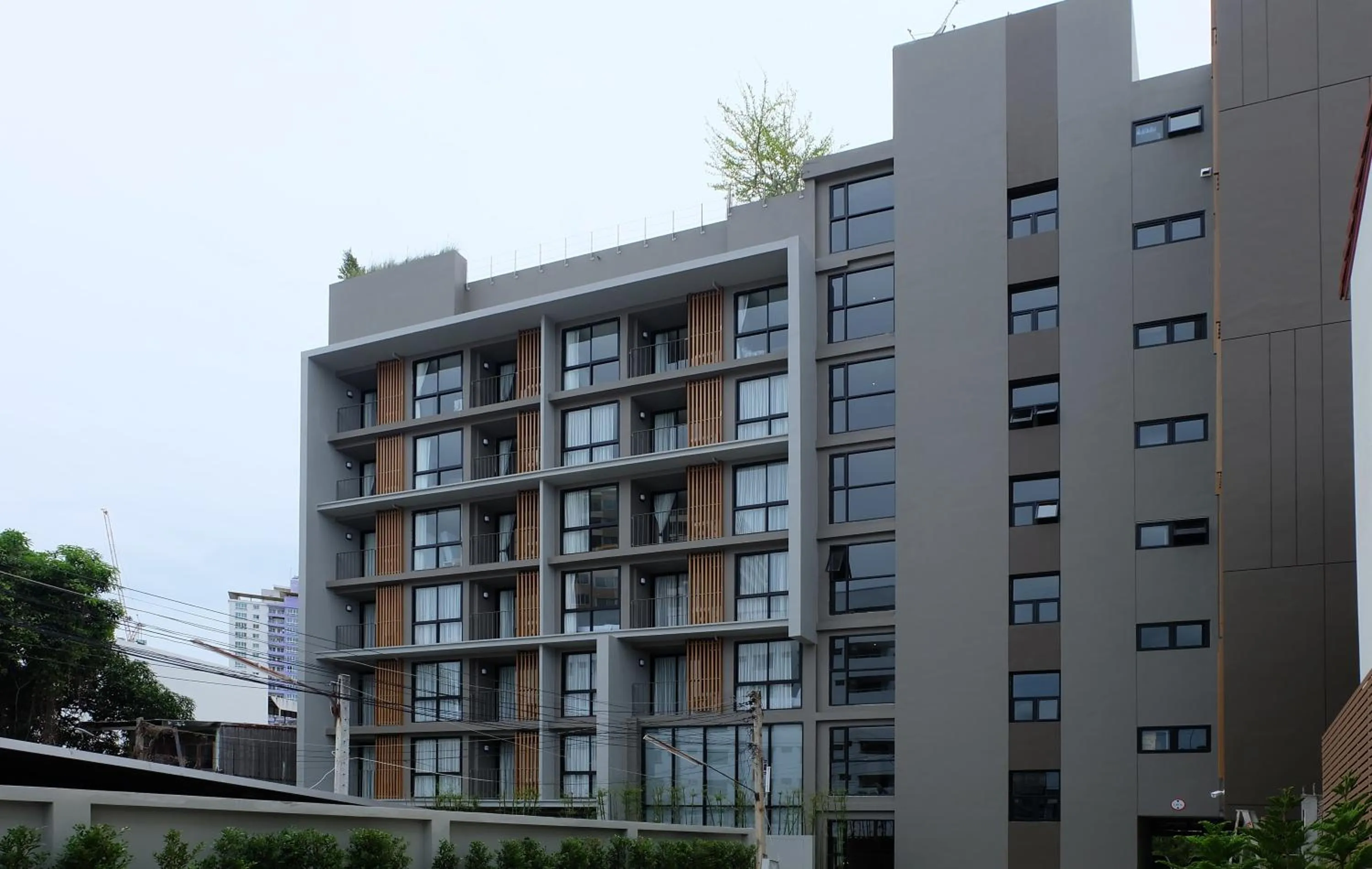 Facade/entrance in Madera Residence Sriracha