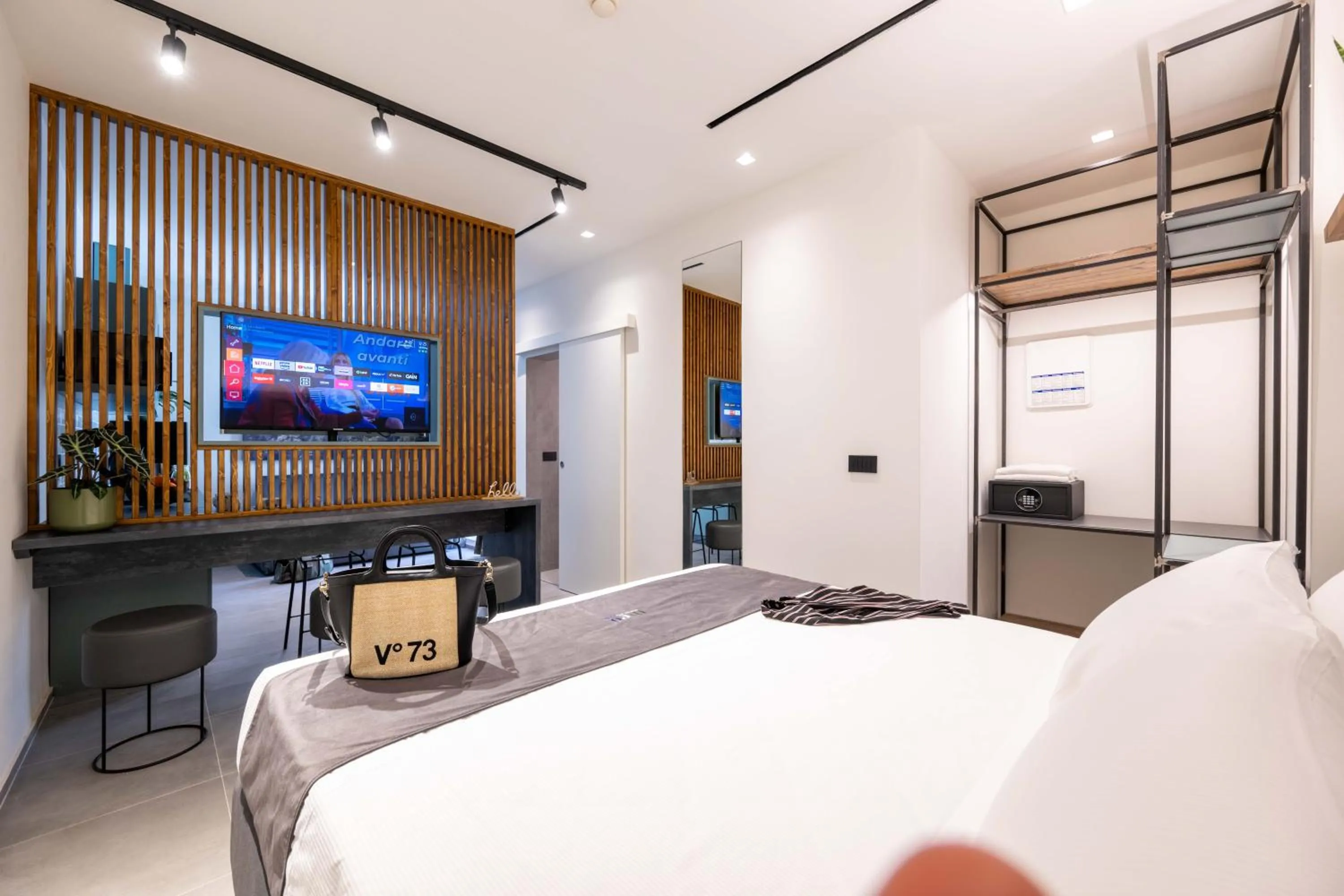 TV and multimedia, Bed in Meg Lifestyle Hotel & Apartaments