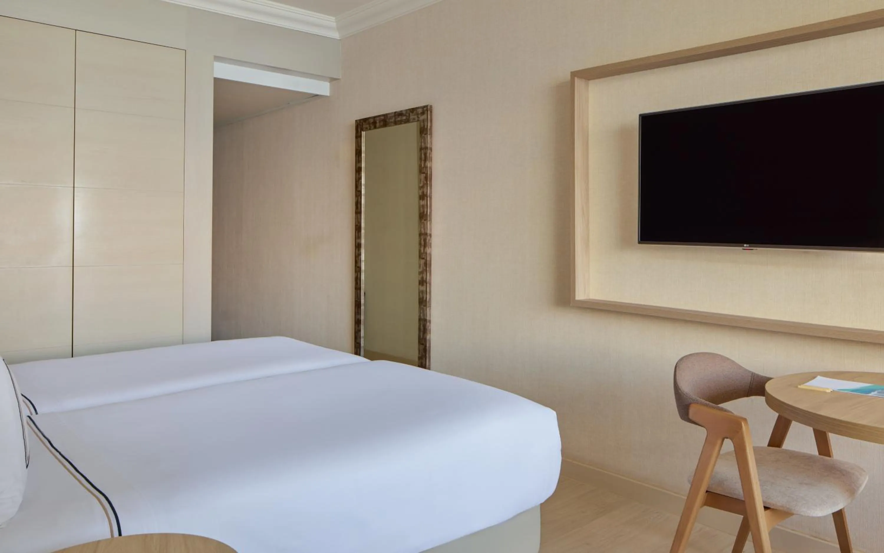 Communal lounge/ TV room, Bed in Melia Costa Atlantis Tenerife