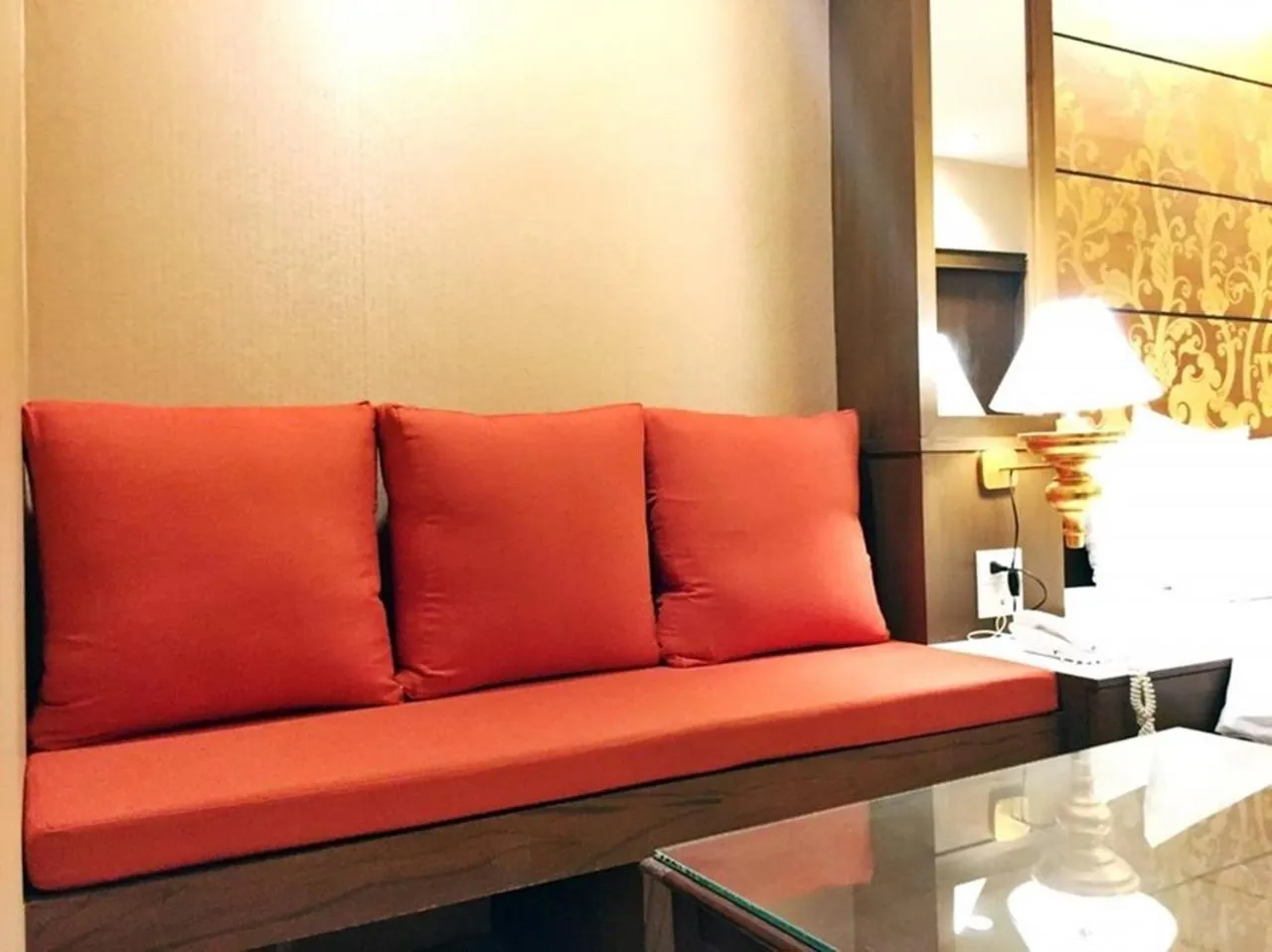 Seating area in Mariya Boutique Hotel At Suvarnabhumi Airport