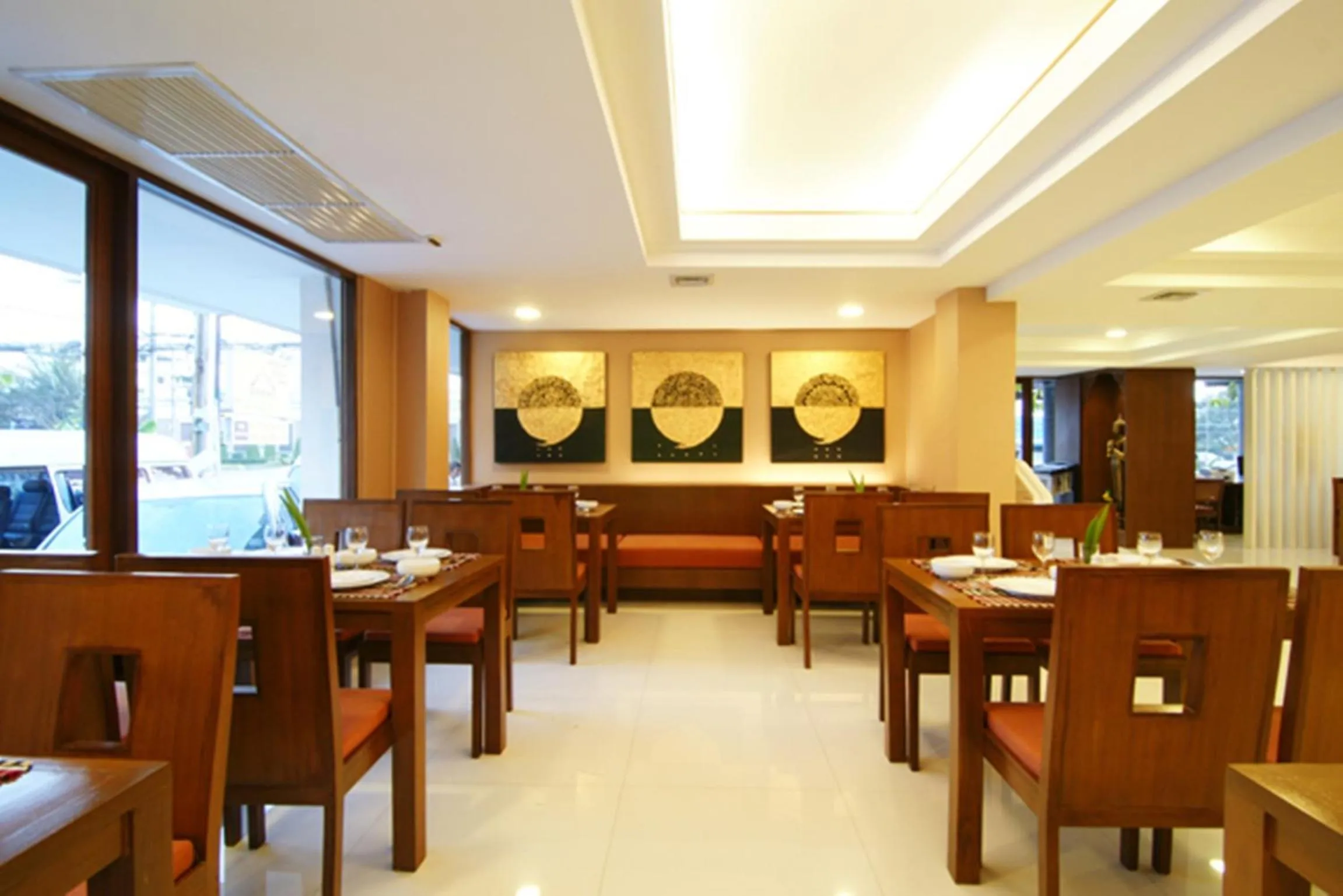 Restaurant/places to eat in Mariya Boutique Hotel At Suvarnabhumi Airport