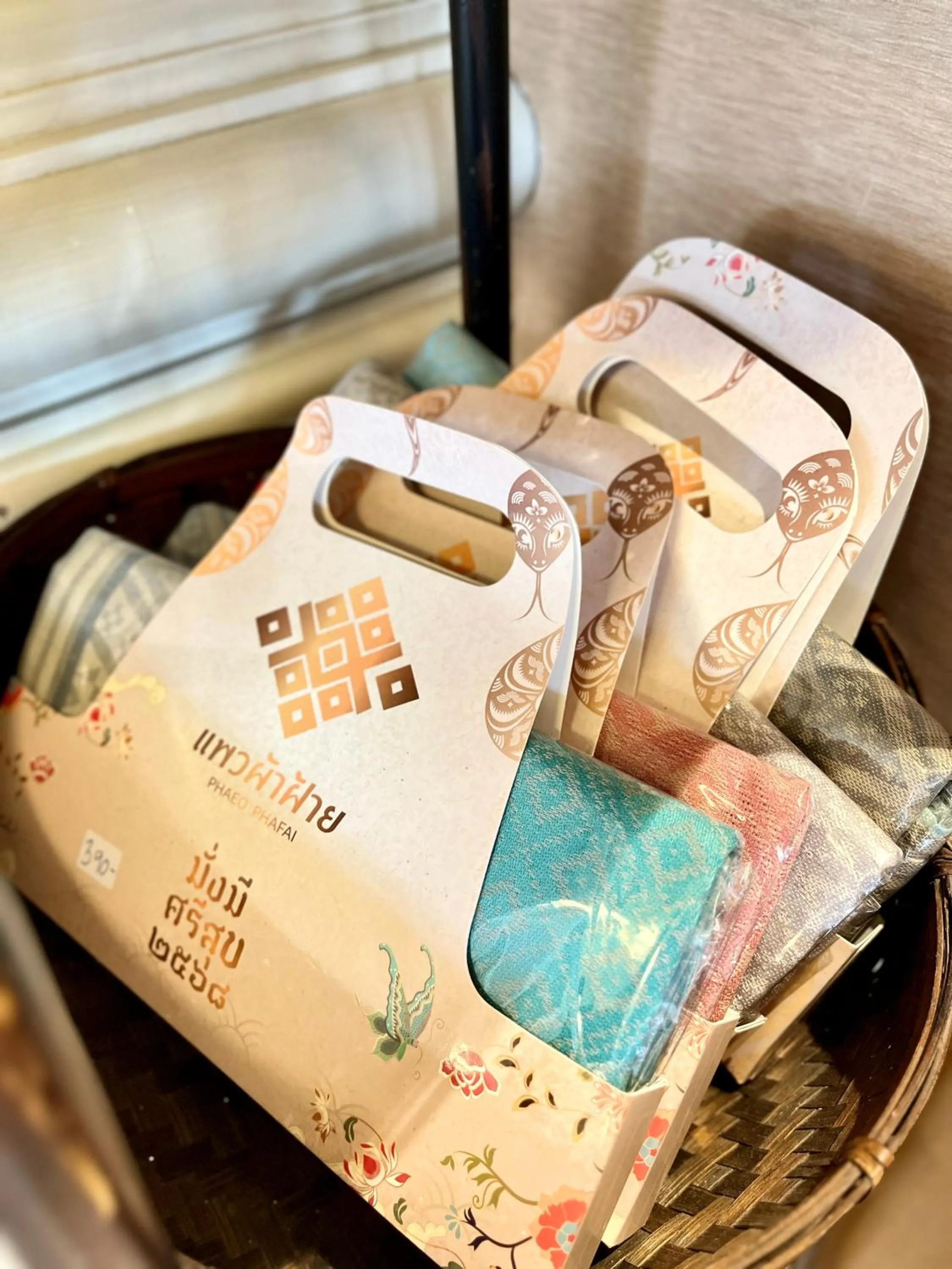 Shopping Area in Mariya Boutique Hotel At Suvarnabhumi Airport