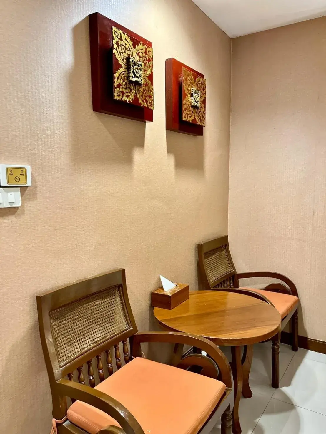 Seating area in Mariya Boutique Hotel At Suvarnabhumi Airport Seating area in Mariya Boutique Hotel At Suvarnabhumi Airport