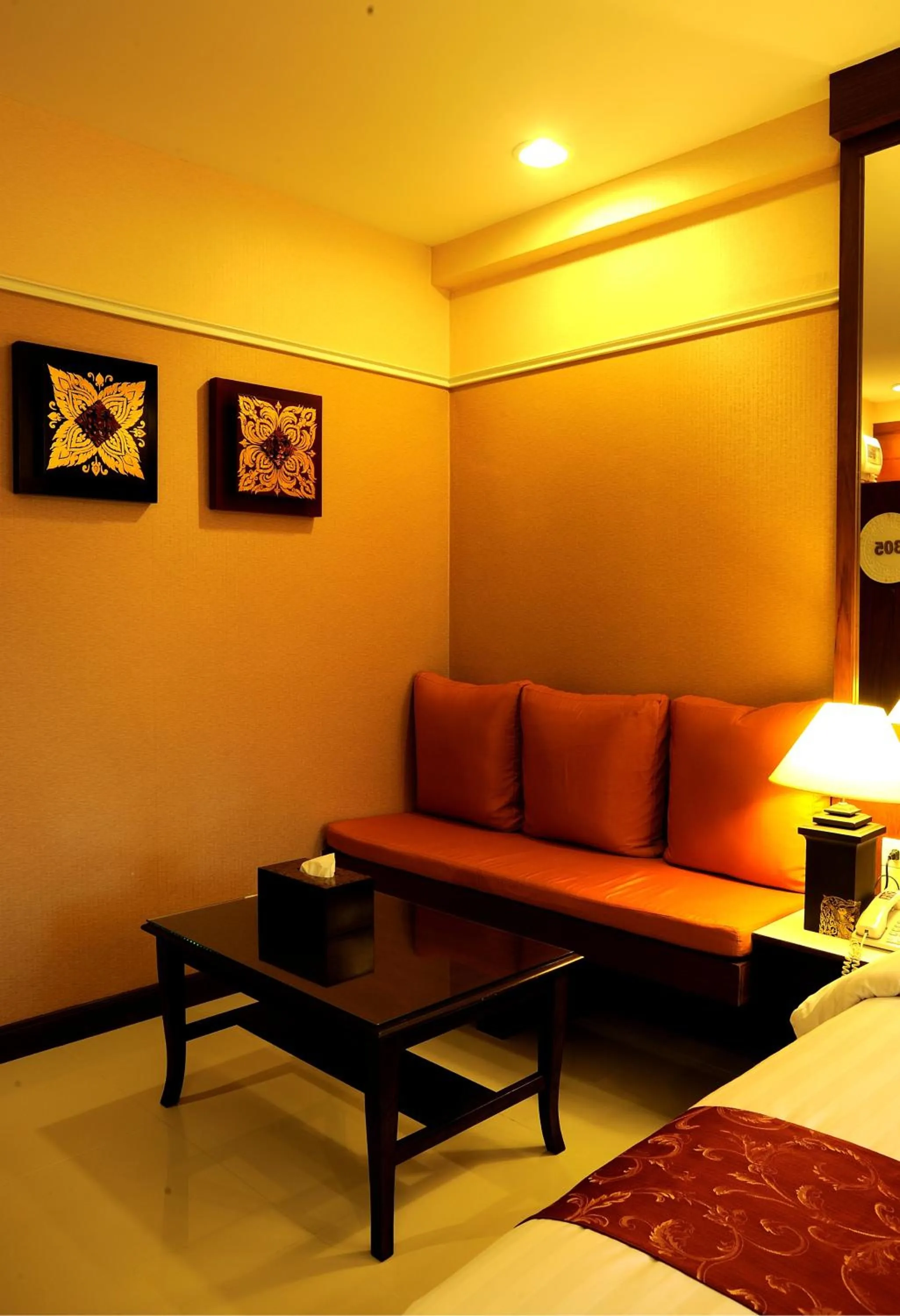 Seating area in Mariya Boutique Hotel At Suvarnabhumi Airport